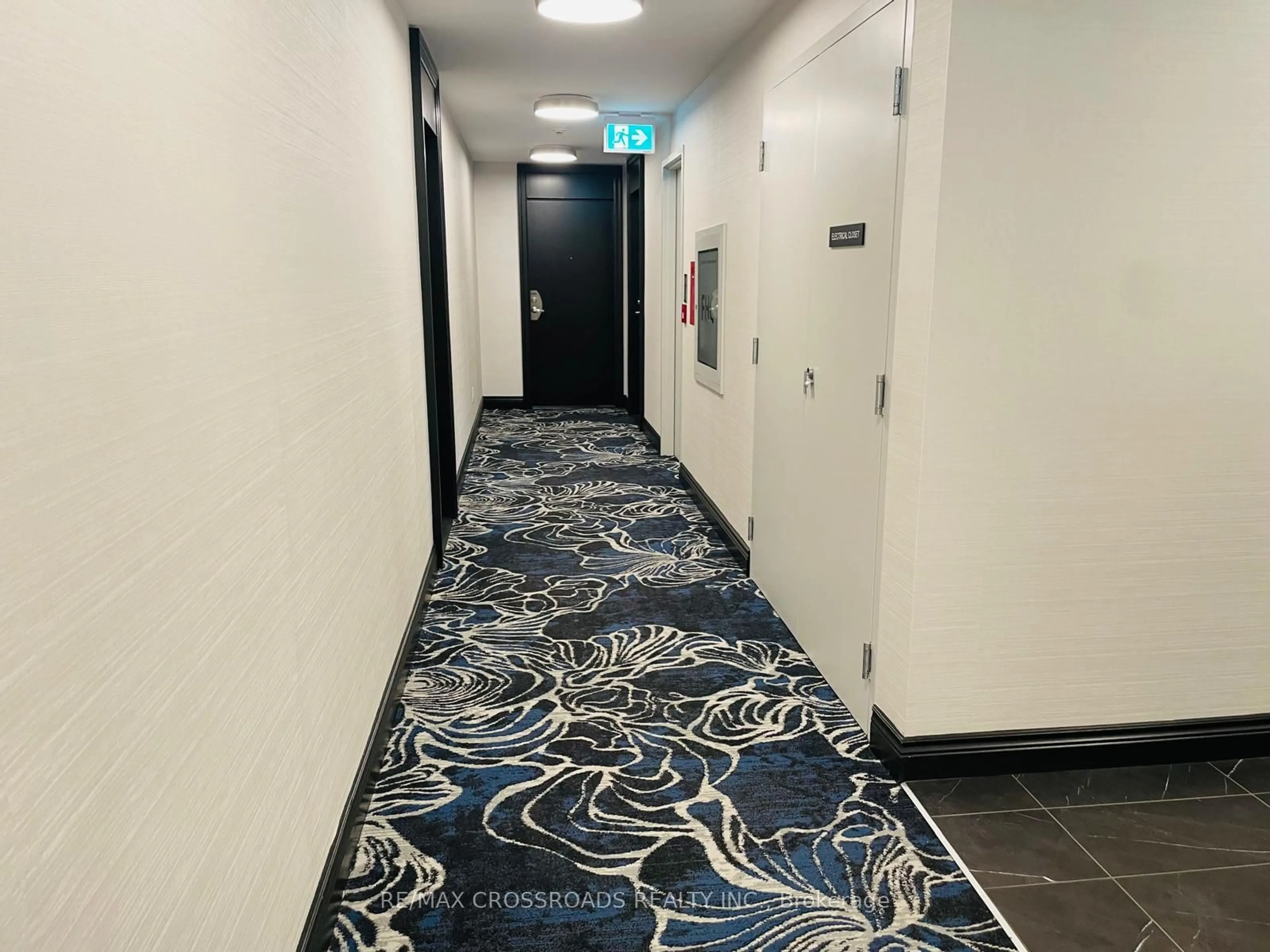 Indoor foyer for 19 Grand Trunk Cres #3207, Toronto Ontario M5J 3A3