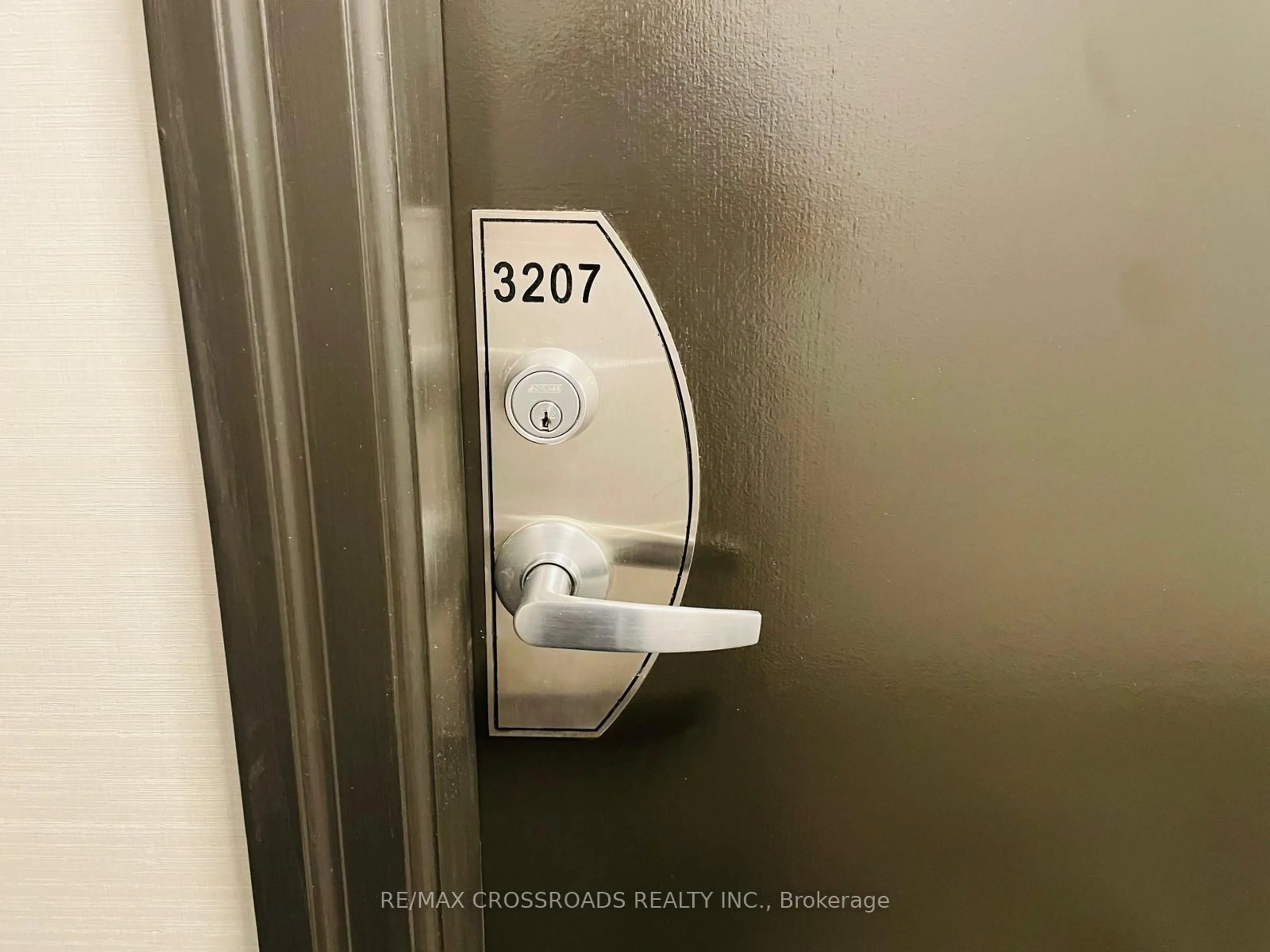 A pic of a room for 19 Grand Trunk Cres #3207, Toronto Ontario M5J 3A3