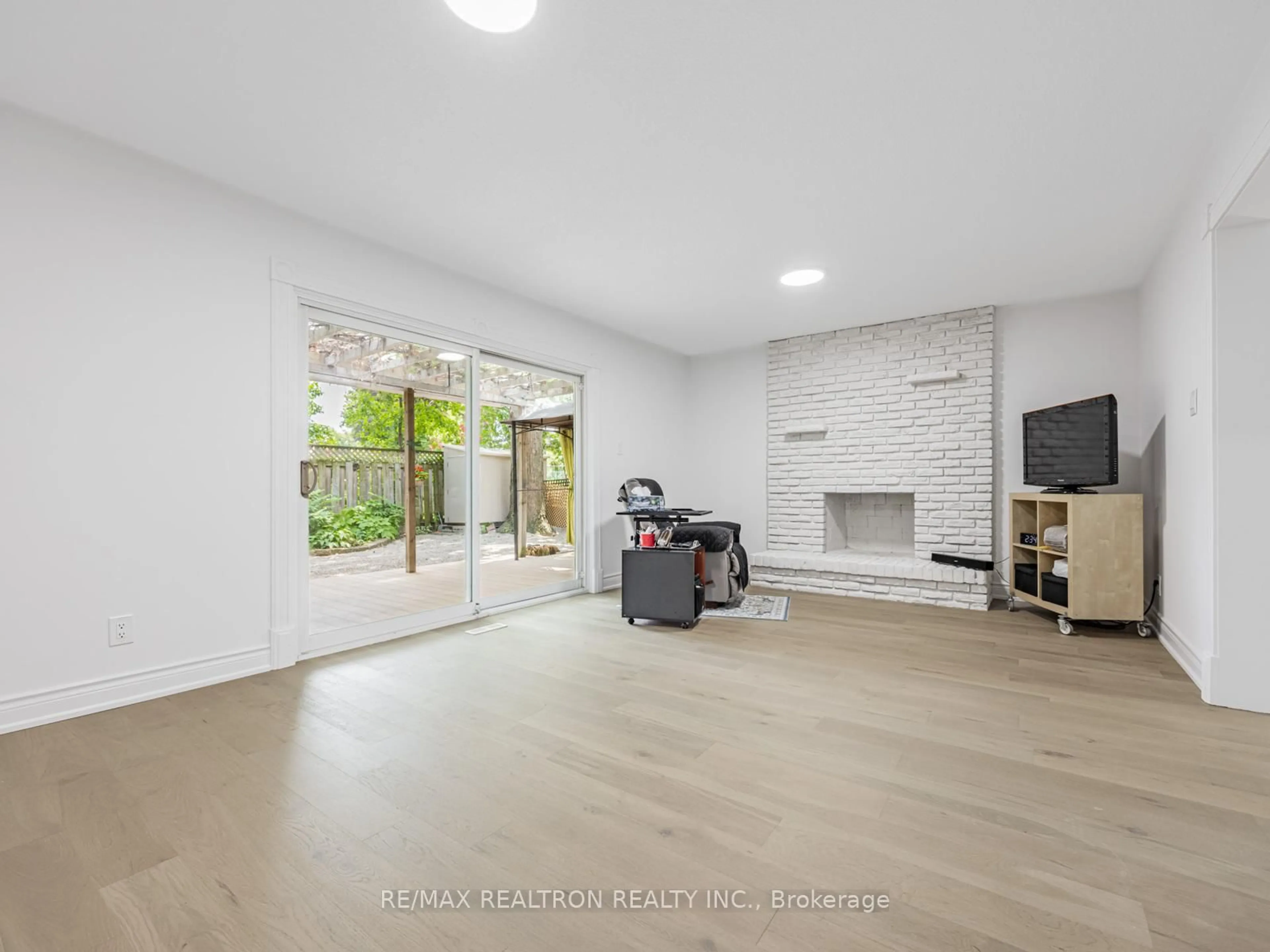 Unknown for 171 Sexton Cres, Toronto Ontario M2H 2L7