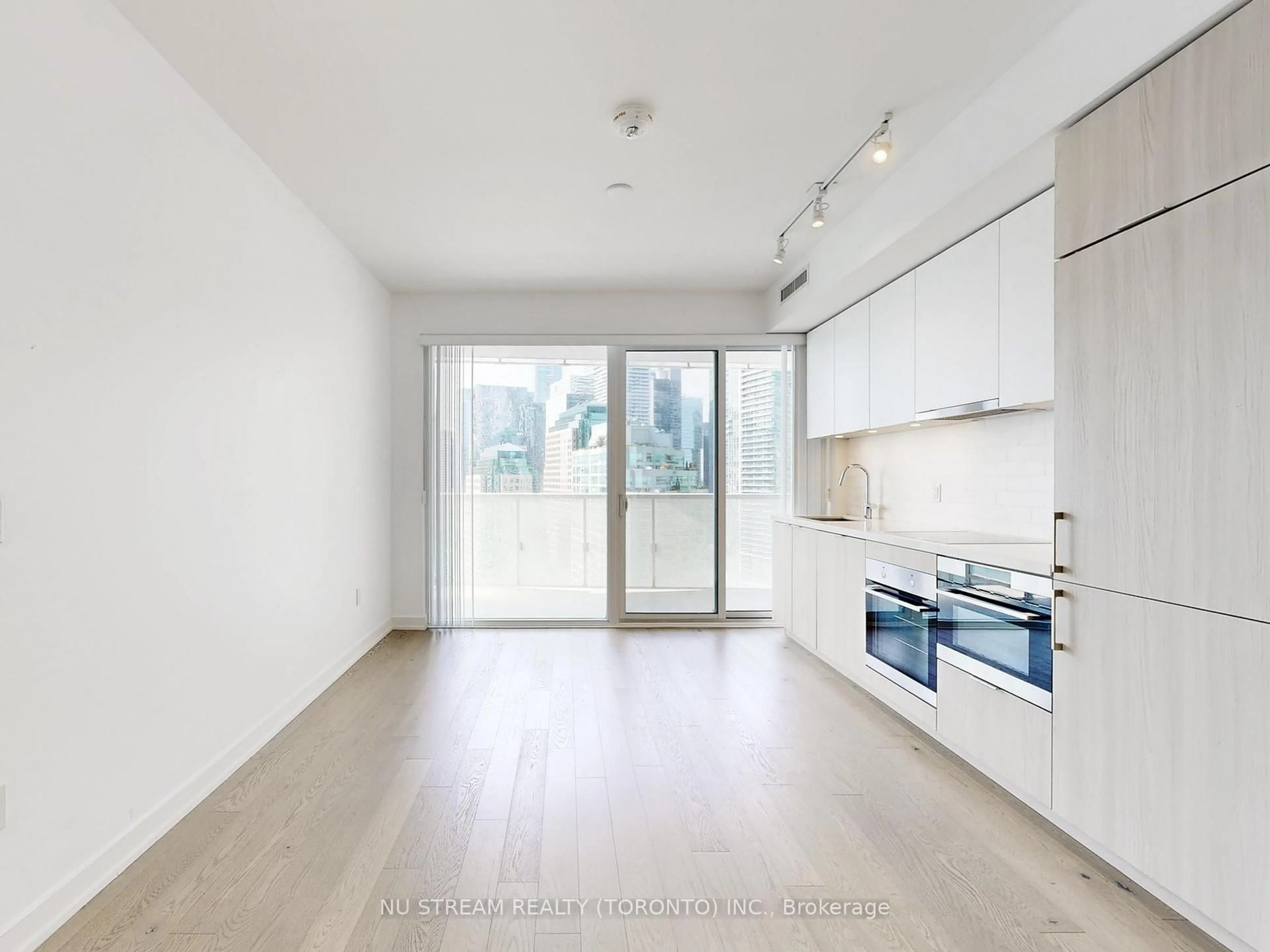 Unknown for 15 Queens Quay East Quay #2106, Toronto Ontario M5E 0A5