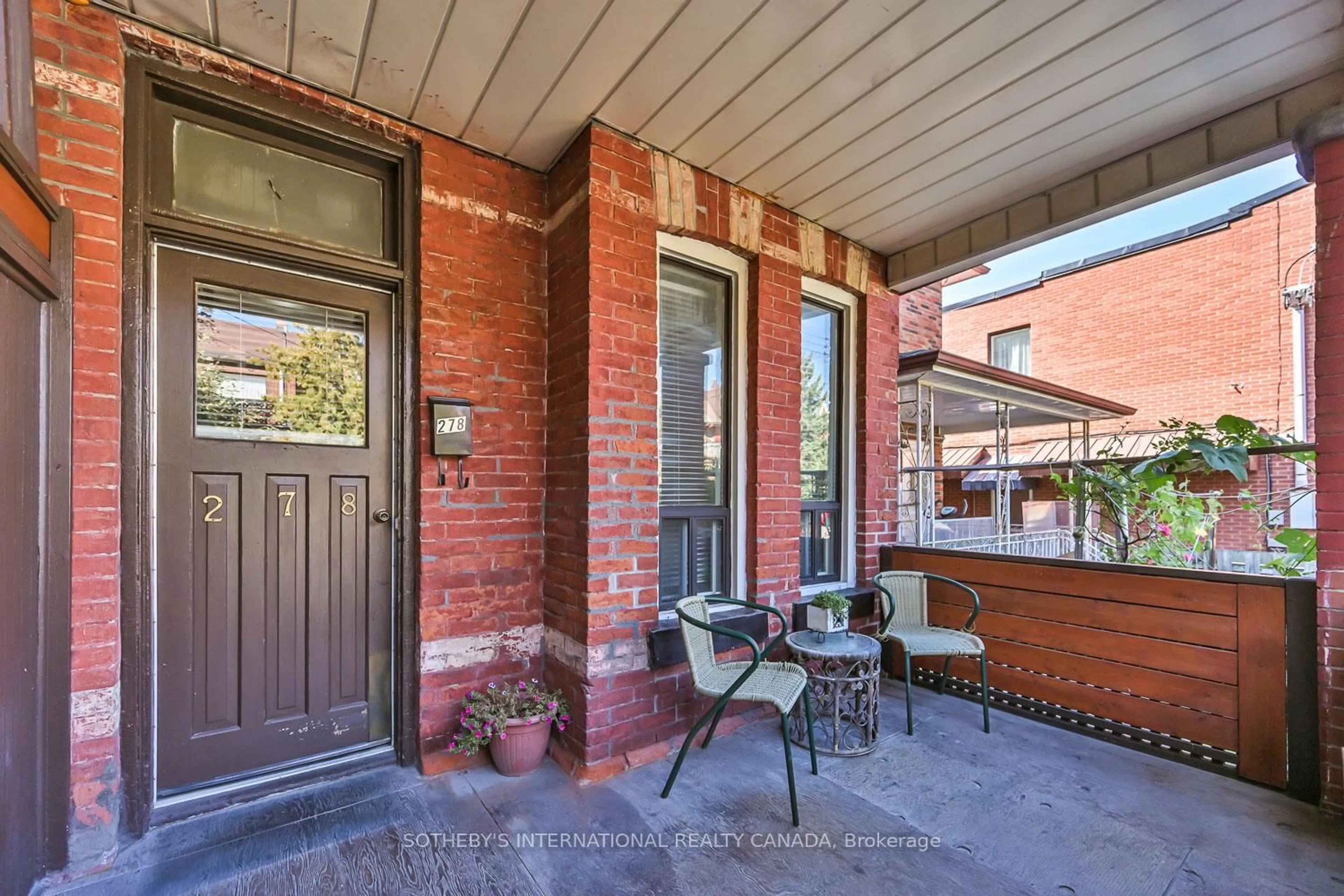 Unknown for 278 Clinton St, Toronto Ontario M6G 2Y6