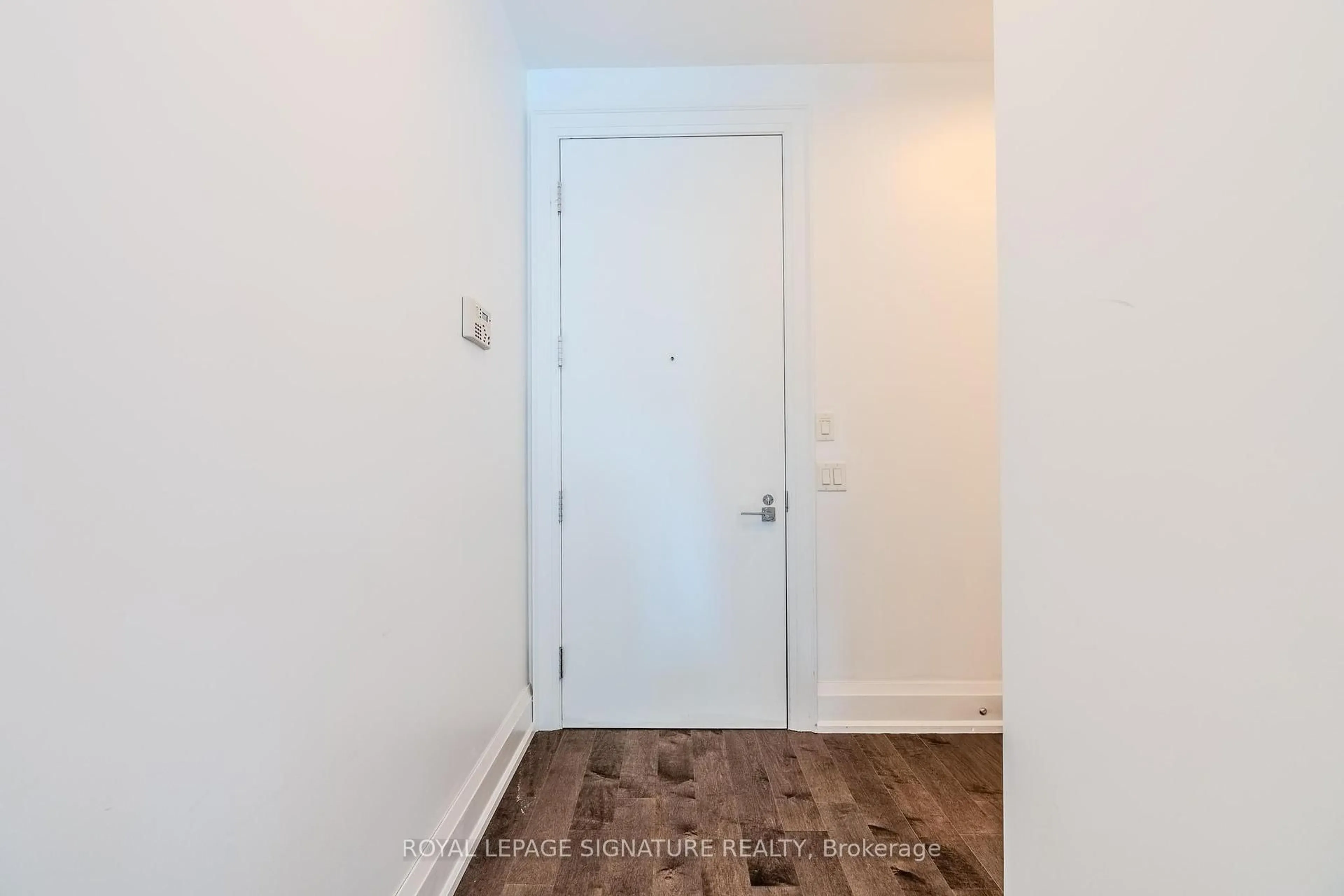 A pic of a room for 88 Davenport Rd #305, Toronto Ontario M5R 0A5
