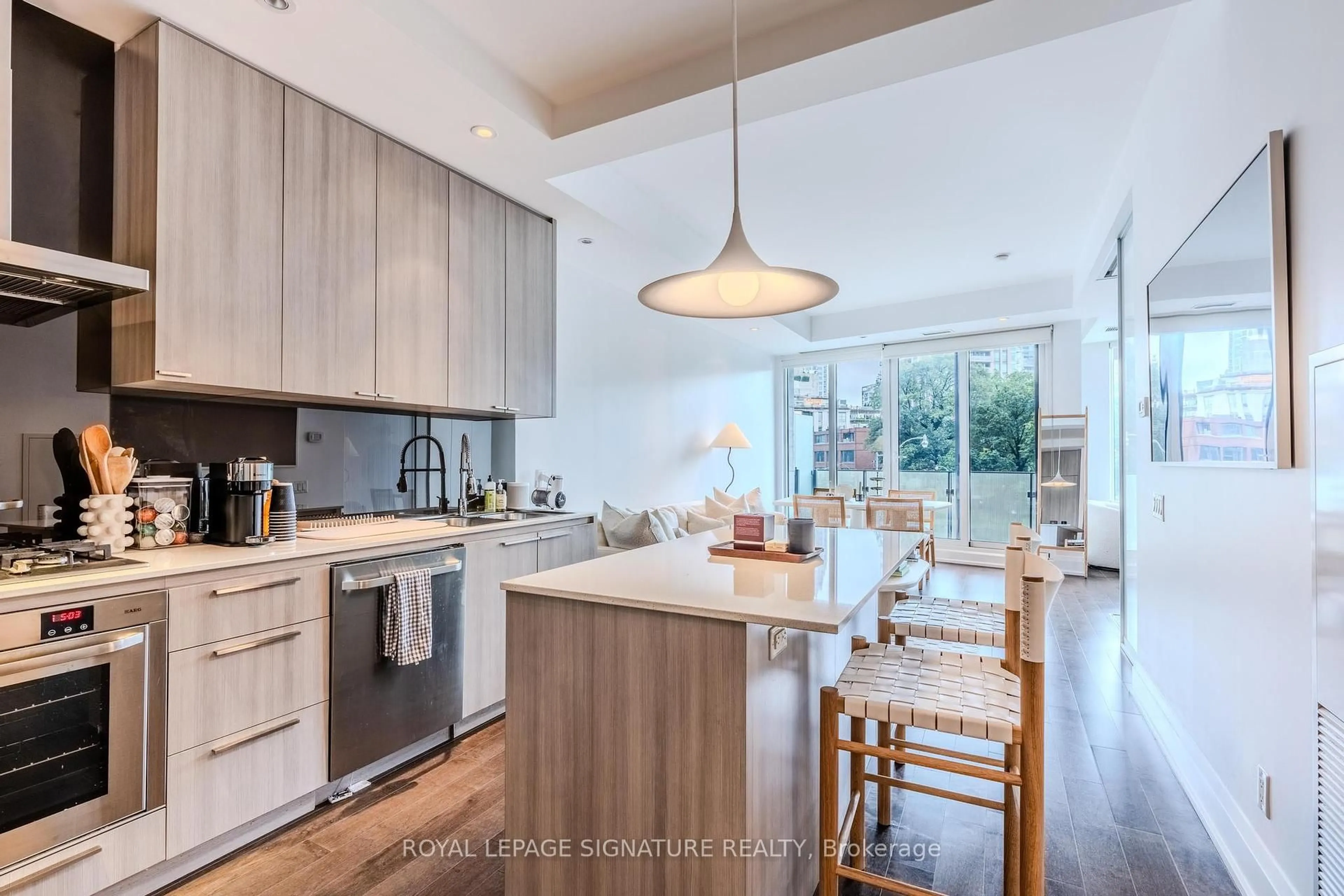 Open concept kitchen, unknown for 88 Davenport Rd #305, Toronto Ontario M5R 0A5