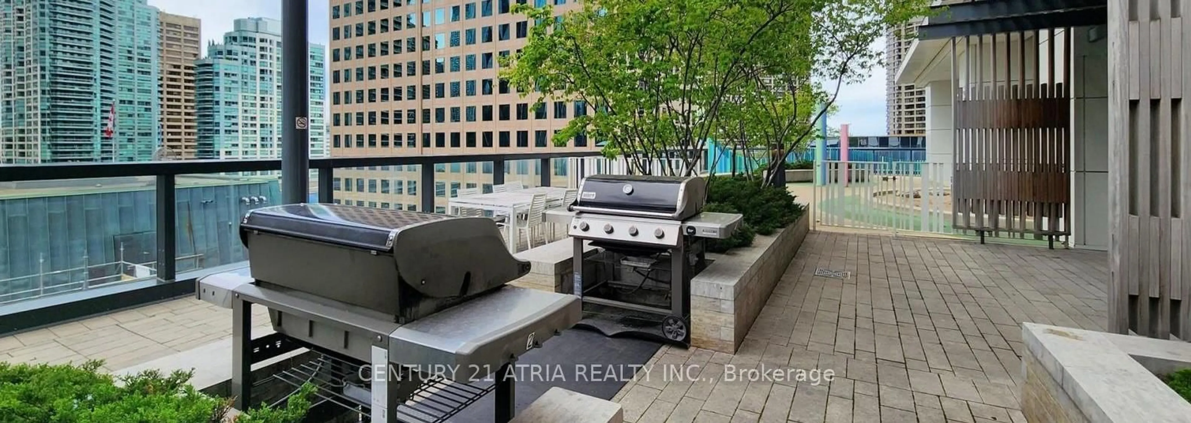Patio, street for 100 Harbour St #6604, Toronto Ontario M5J 0B5