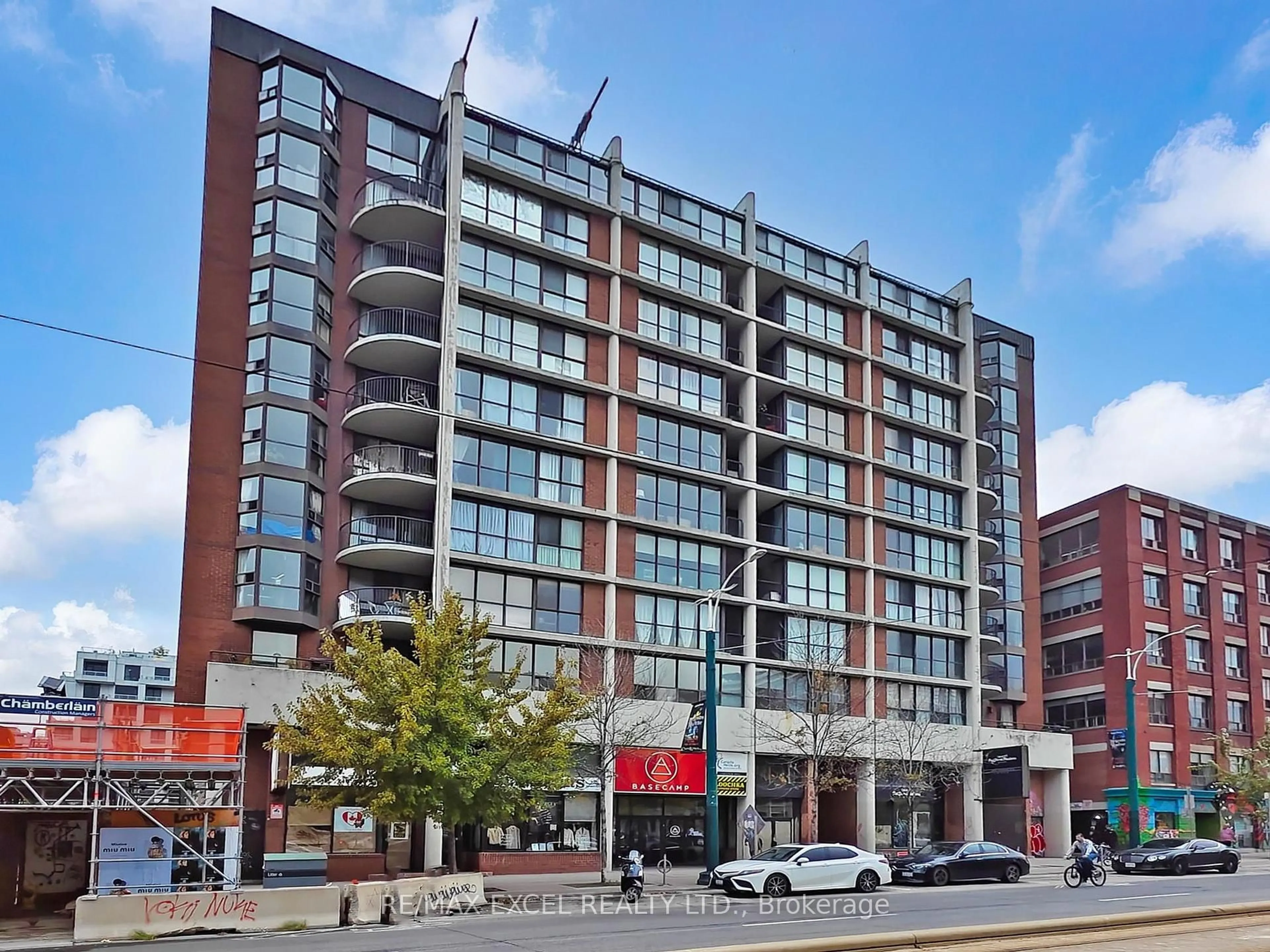 Unknown for 188 Spadina Ave #406, Toronto Ontario M5T 3A4