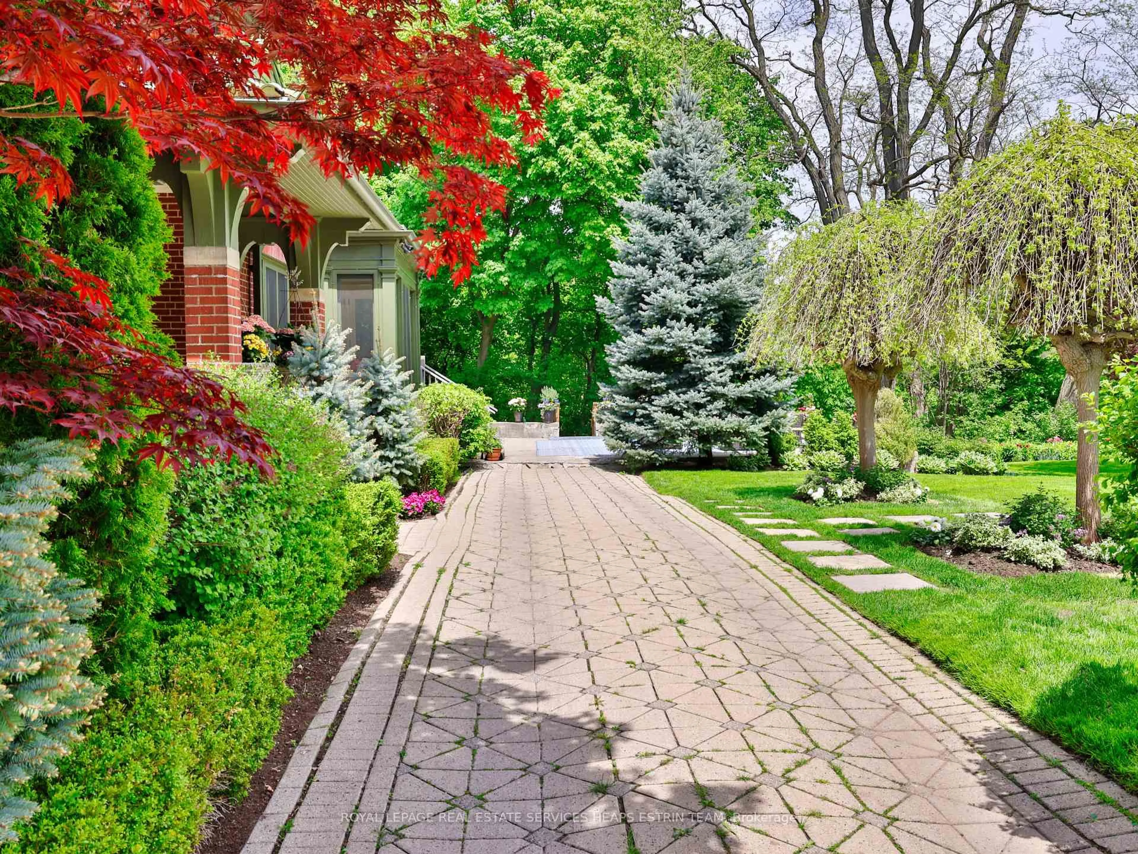 Patio, street for 139 Hudson Dr, Toronto Ontario M4T 2K4