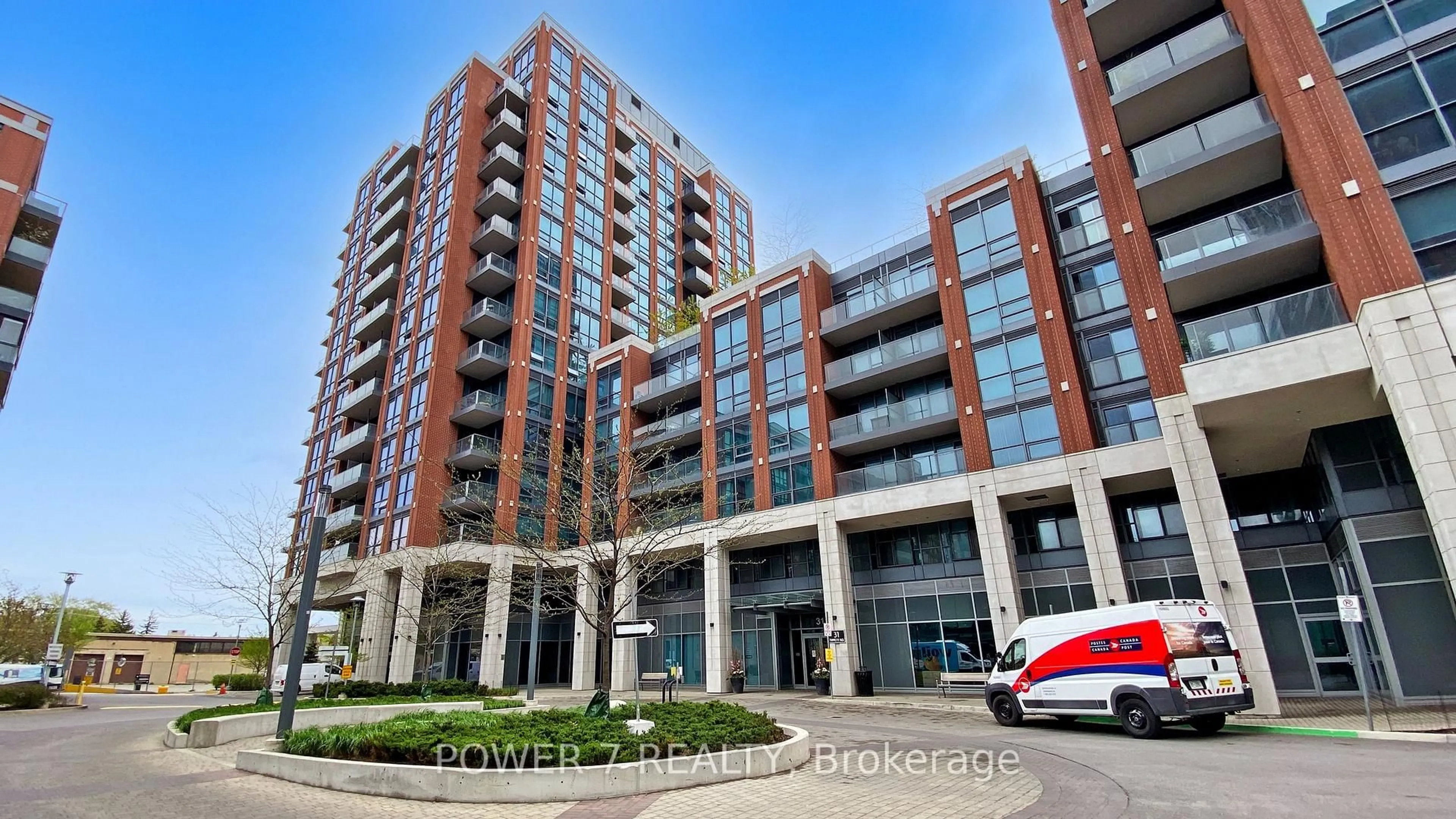 Indoor foyer for 31 Tippett Rd #1110, Toronto Ontario M3H 0C8