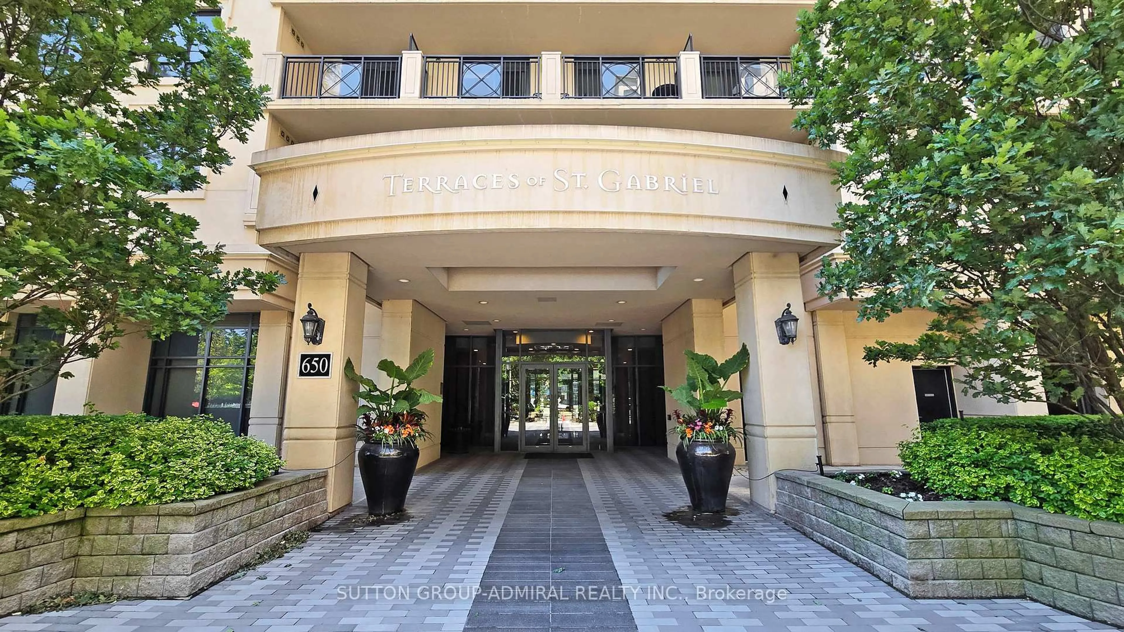 Indoor foyer for 650 Sheppard Ave #506, Toronto Ontario M2K 1B7