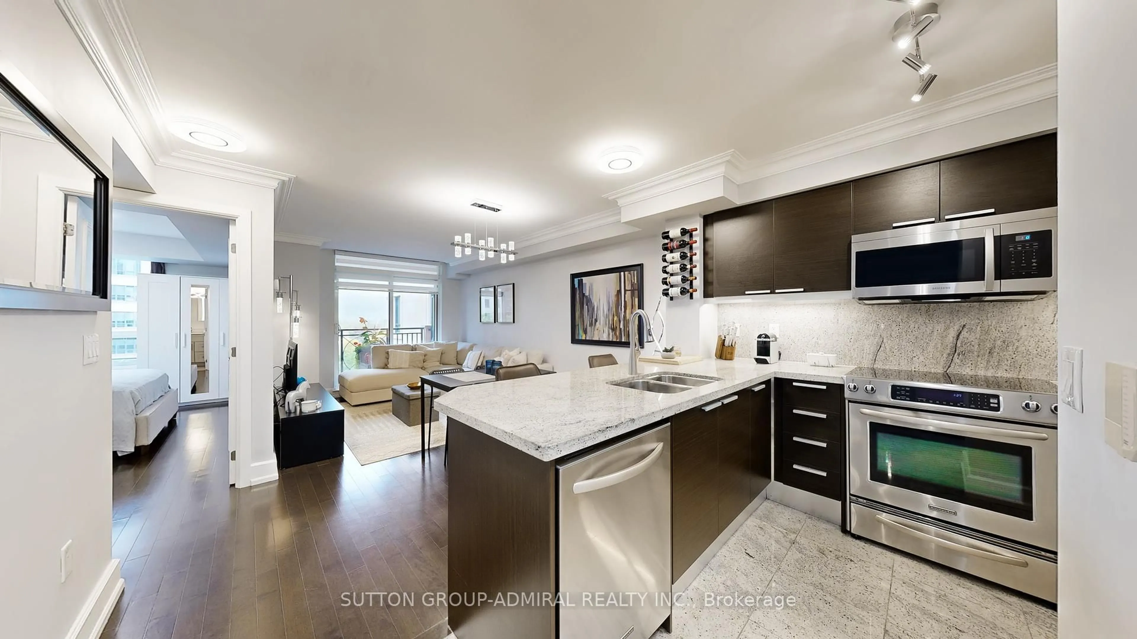 Open concept kitchen, ceramic/tile floor for 650 Sheppard Ave #506, Toronto Ontario M2K 1B7