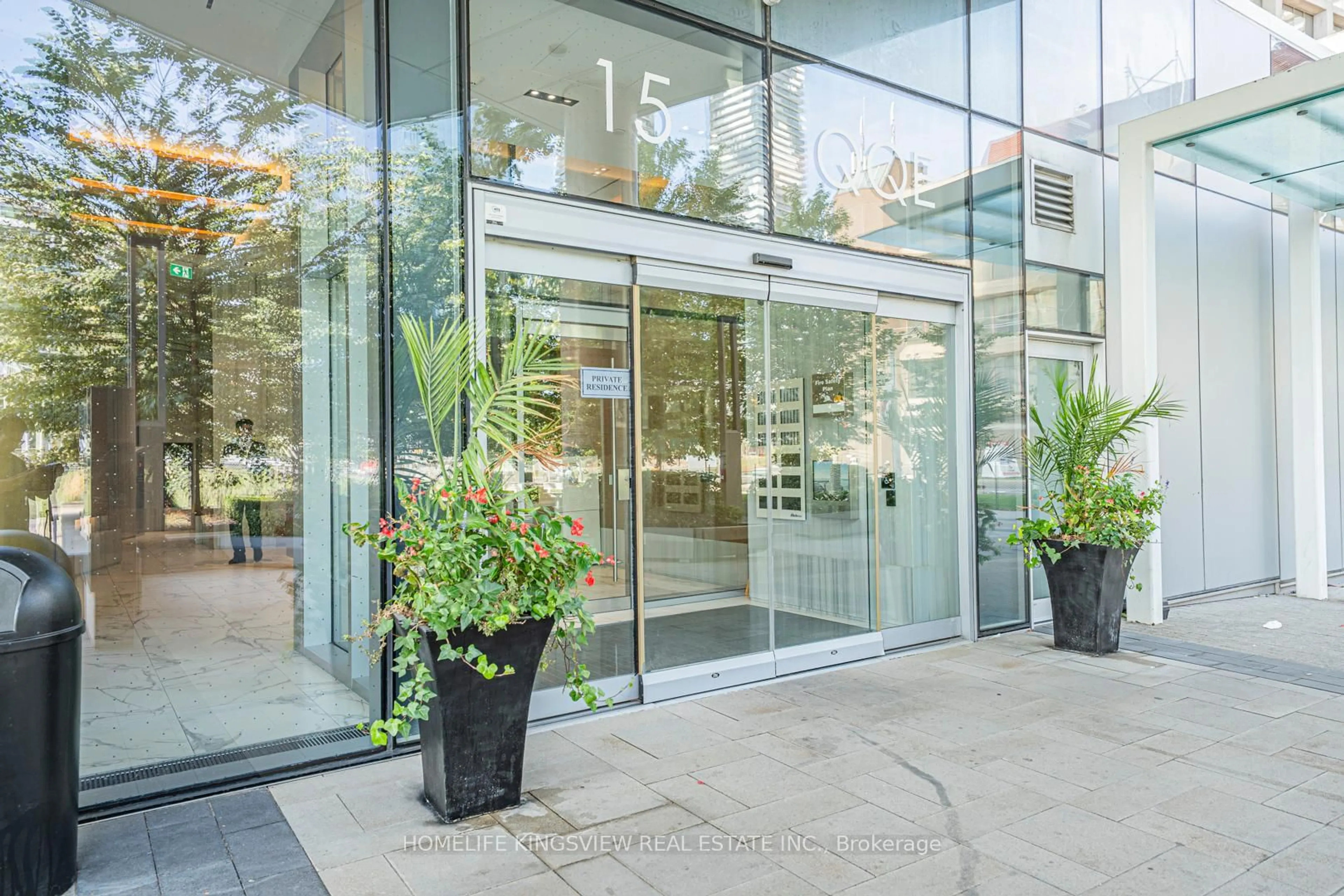 Indoor foyer for 15 Queens Quay #923, Toronto Ontario M5E 0C5
