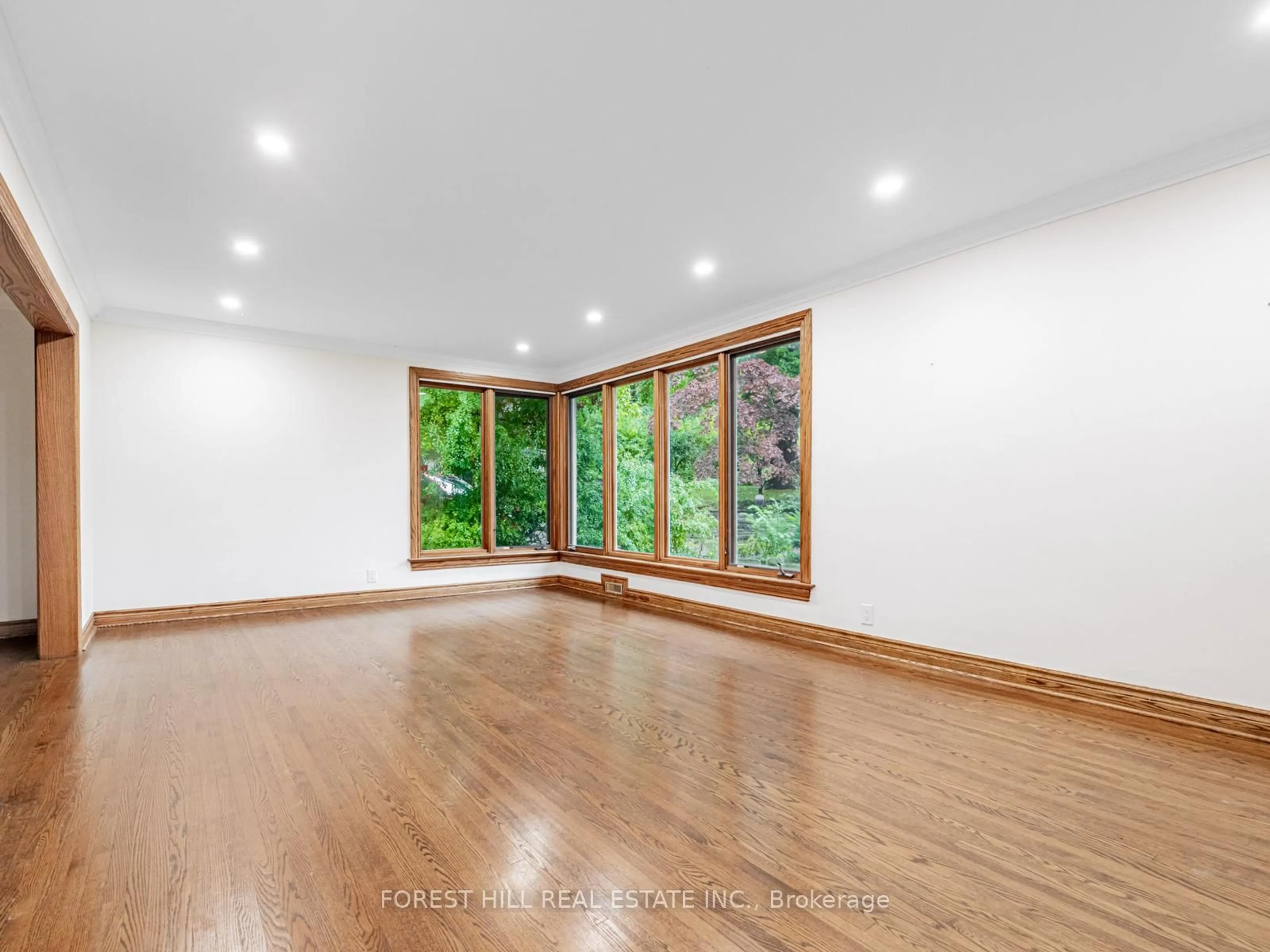 A pic of a room for 54 Plymbridge Rd, Toronto Ontario M2P 1A3