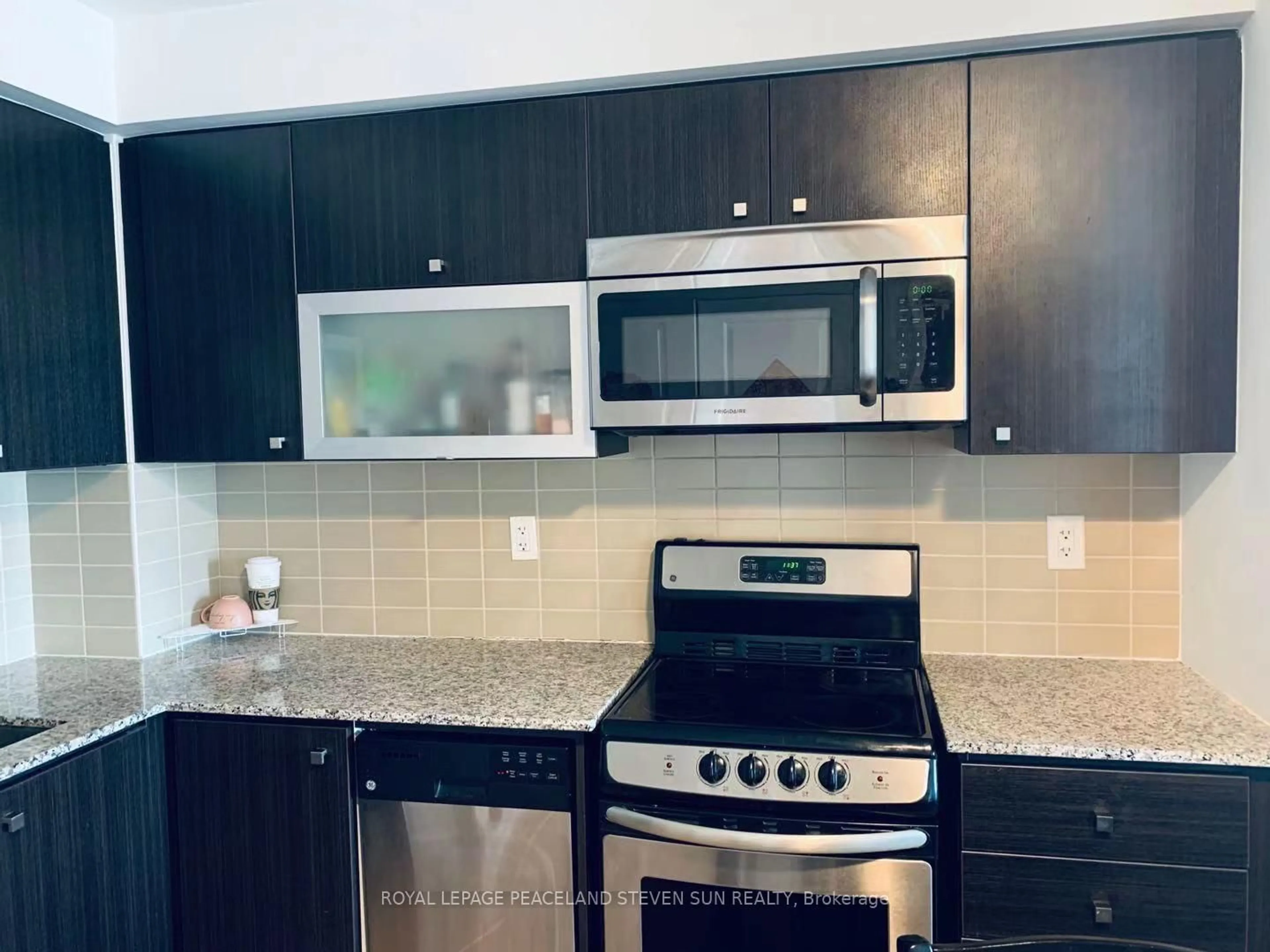Standard kitchen, ceramic/tile floor for 275 Yorkland Rd #1812, Toronto Ontario M2J 0B4