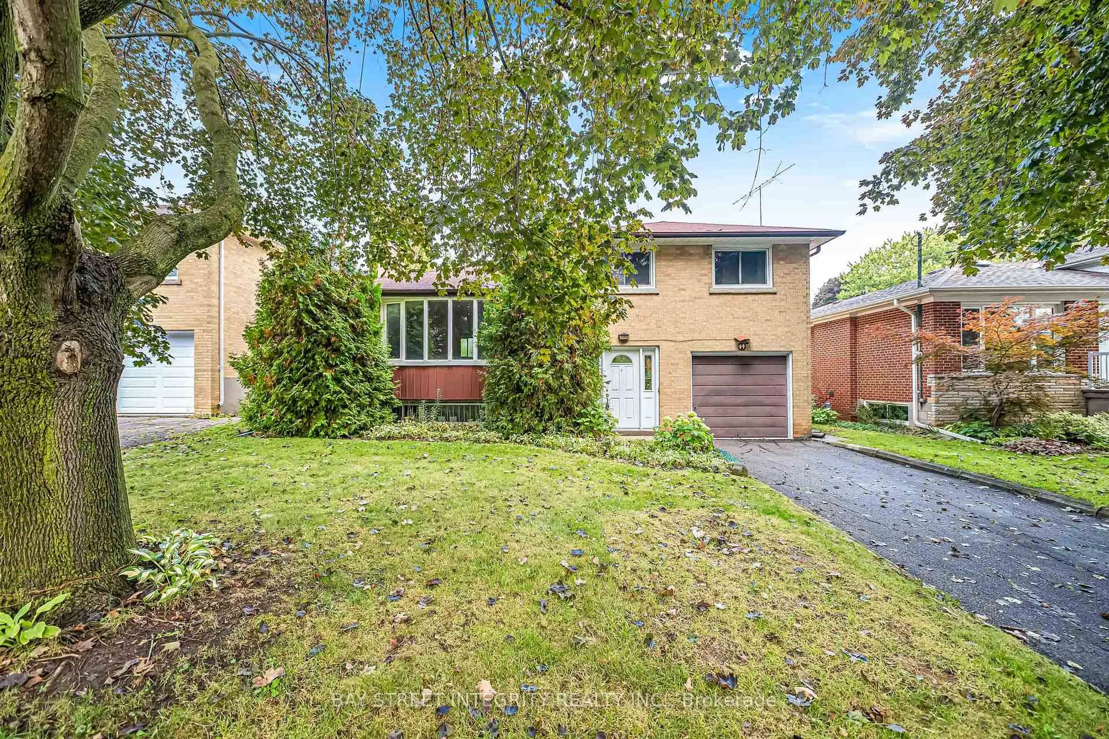 Unknown for 44 Bowerbank Dr, Toronto Ontario M2M 1Z8