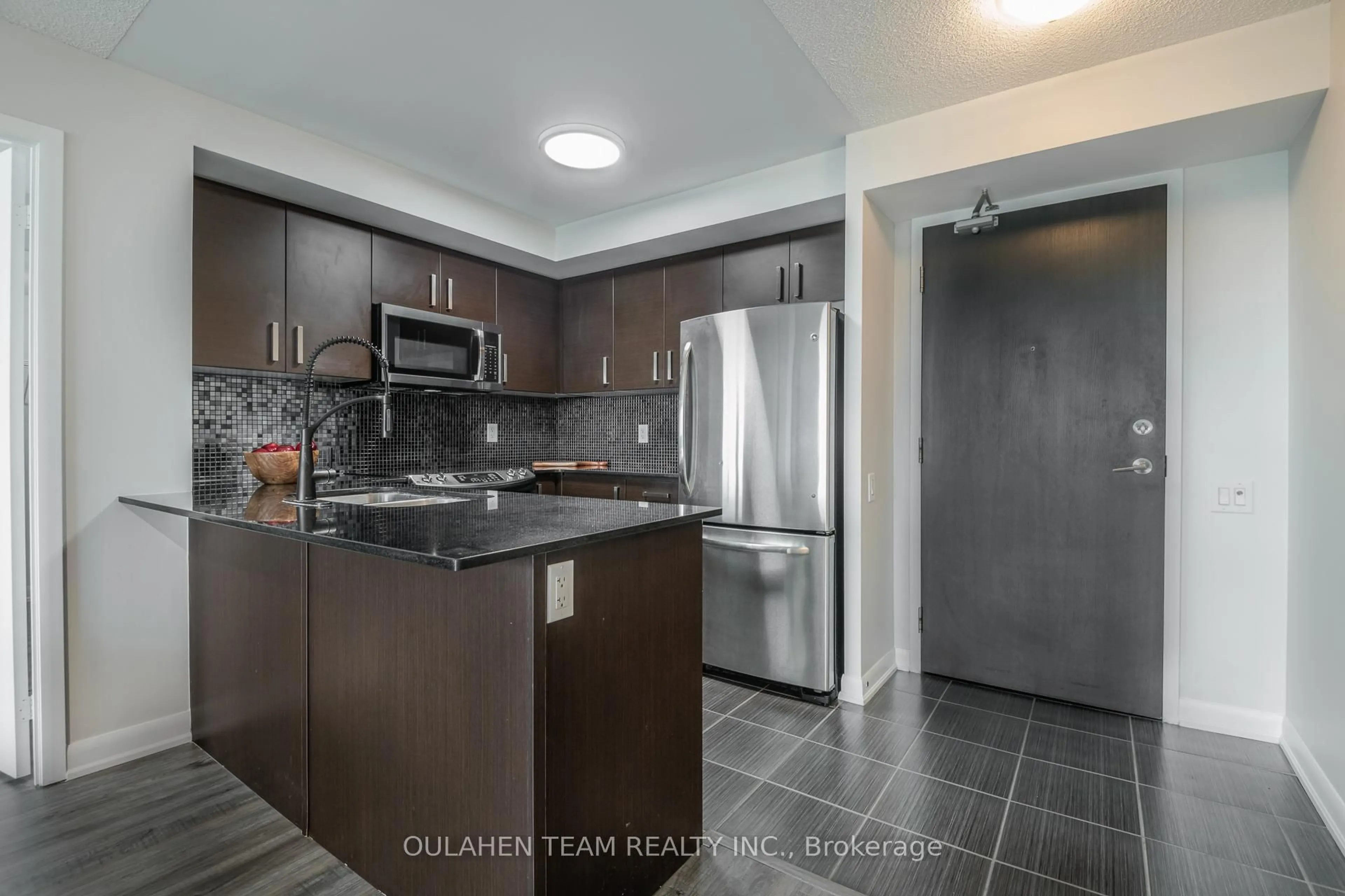 Standard kitchen, unknown for 17 Anndale Dr #1509, Toronto Ontario M2N 2W7