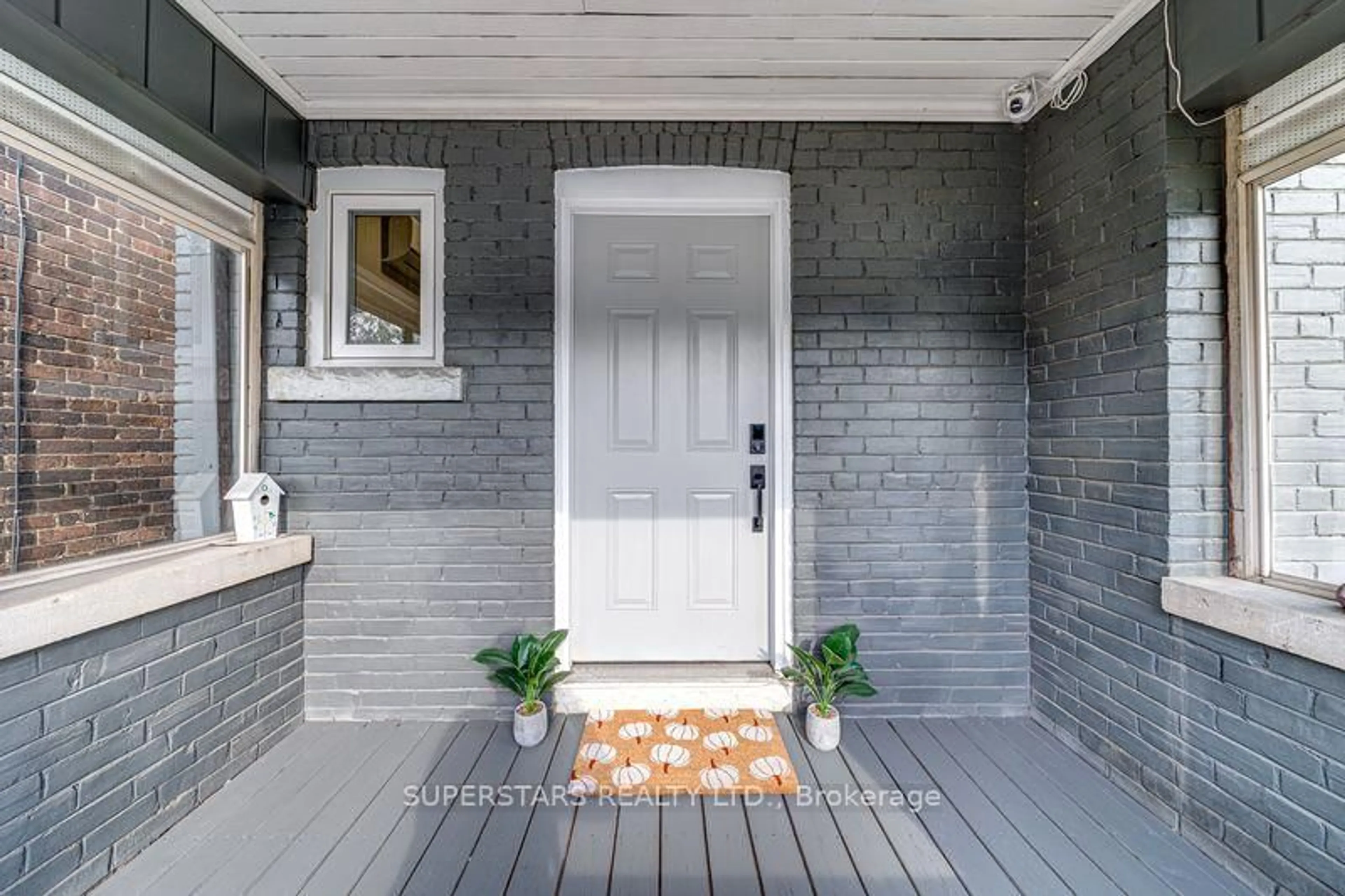 Indoor entryway for 179 Oakwood Ave, Toronto Ontario M6E 2V1