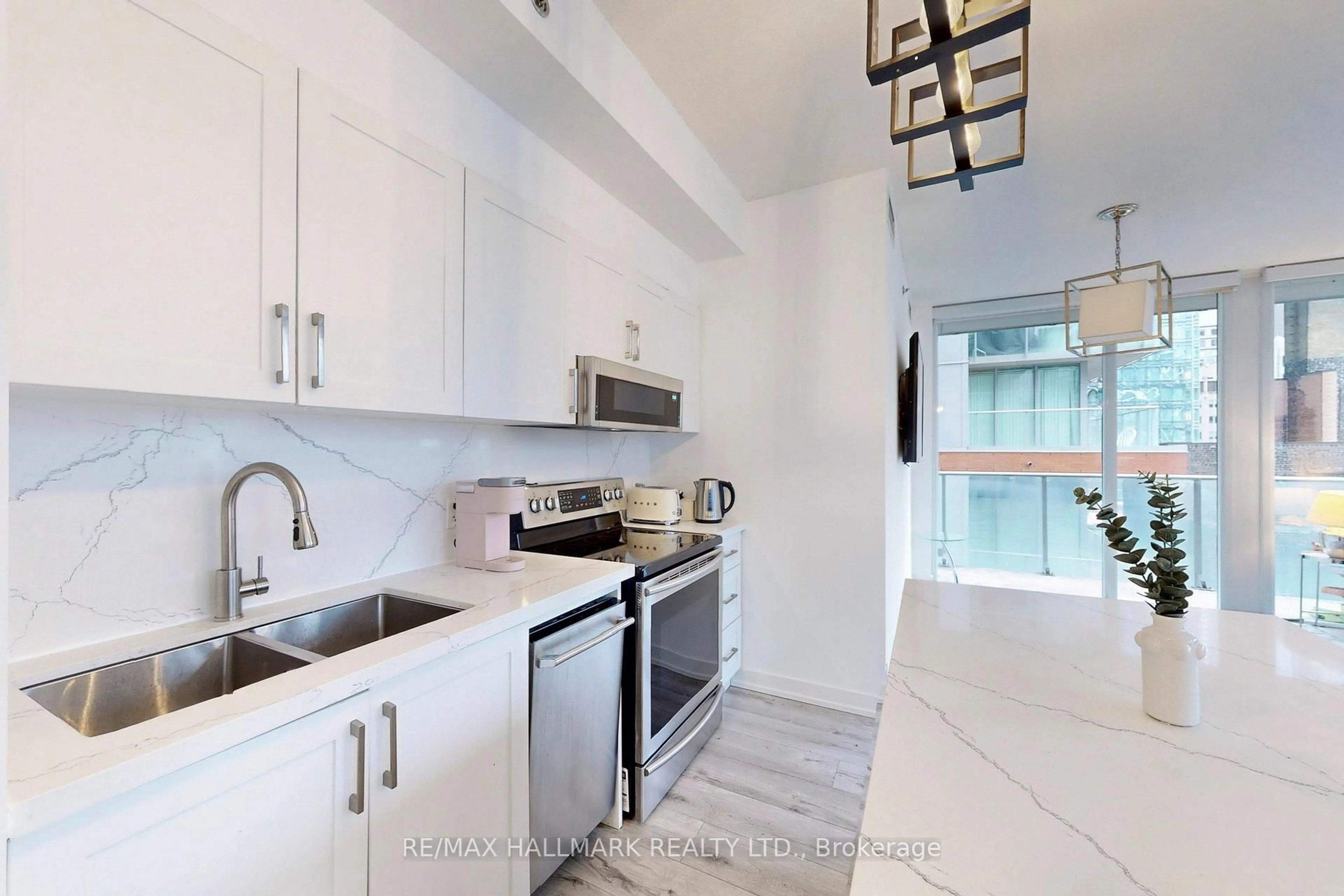 Unknown for 21 Nelson St #818, Toronto Ontario M5V 3H9