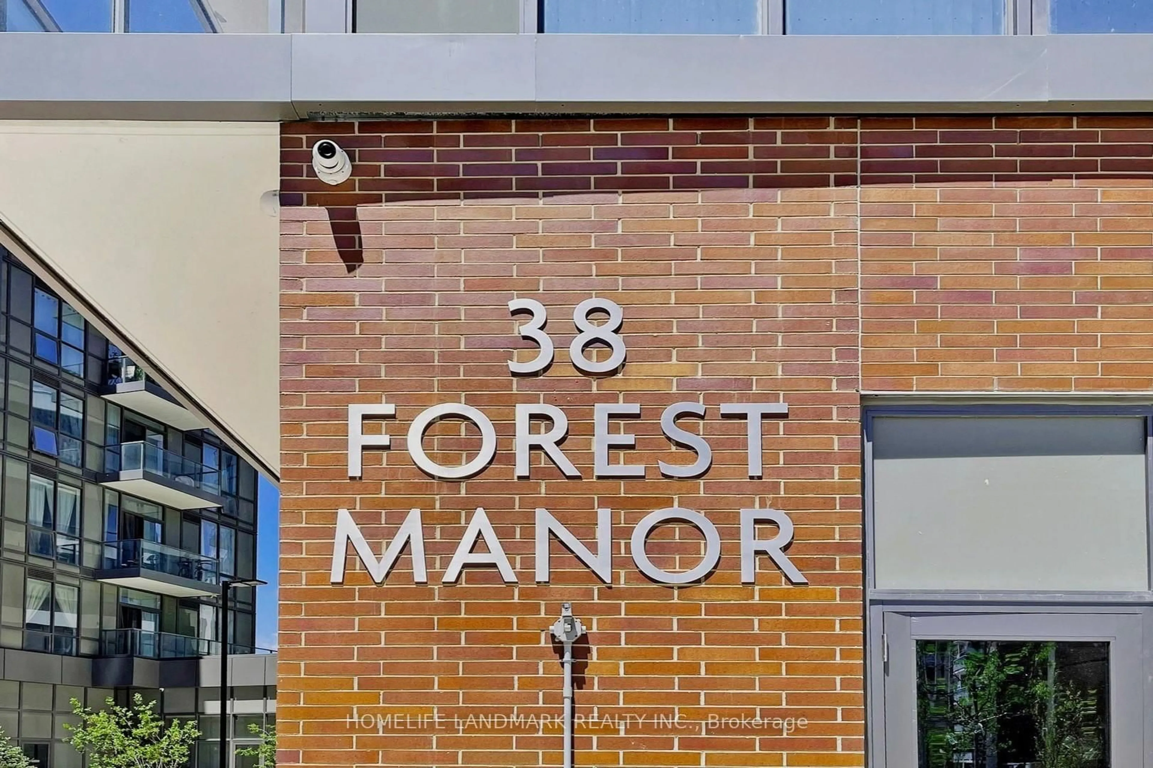 Indoor foyer for 38 Forest Manor Rd #411, Toronto Ontario M2J 0H4