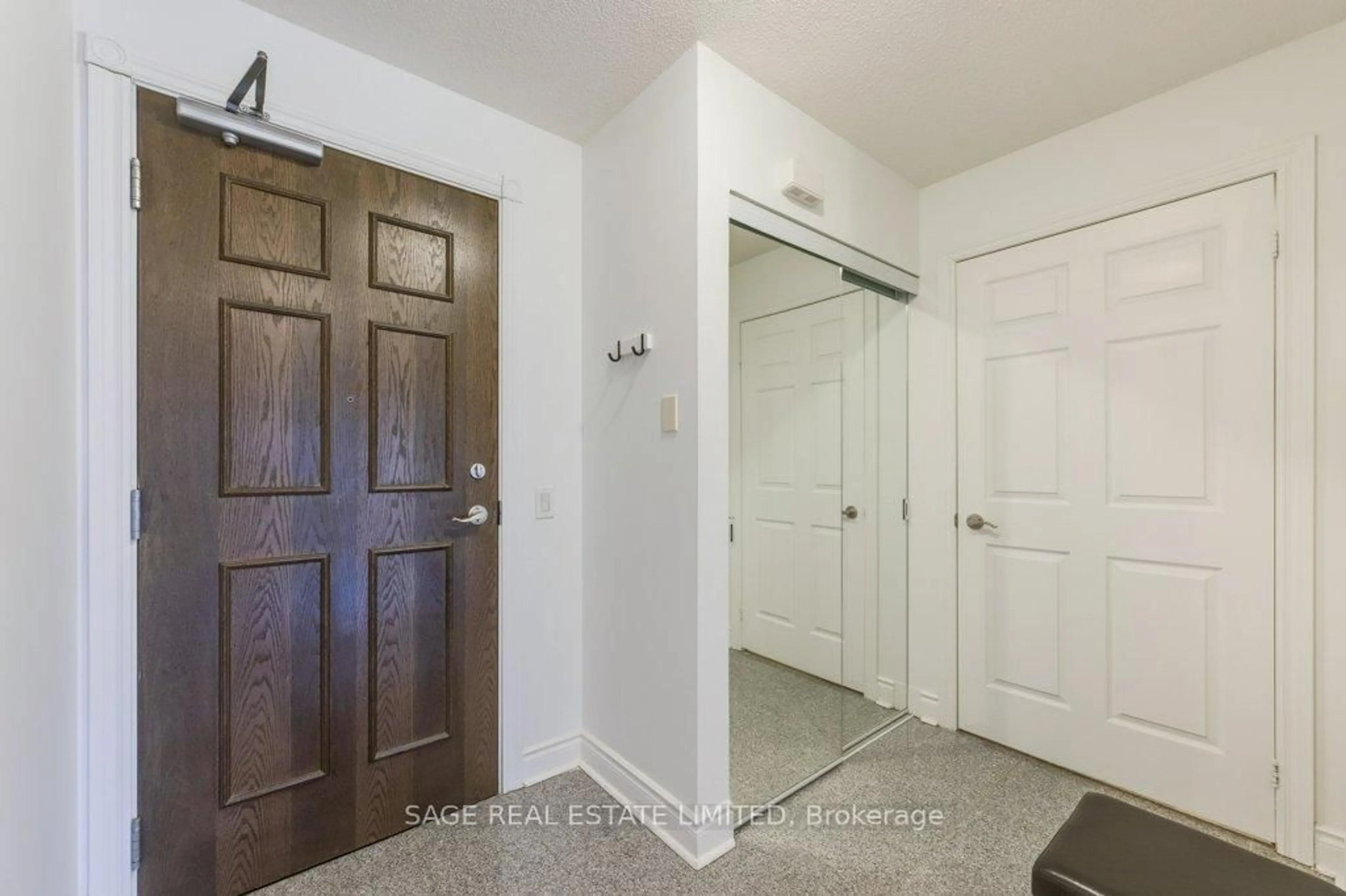 Indoor entryway for 12 Rean Dr #307, Toronto Ontario M2K 3C6