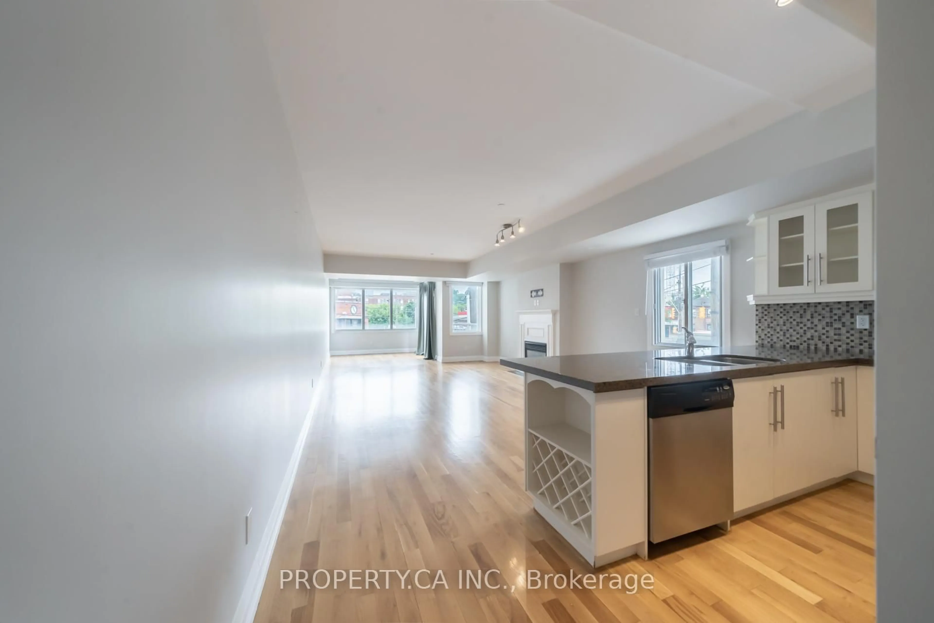 Open concept kitchen, unknown for 473 Dupont St #2, Toronto Ontario M6G 1Y6