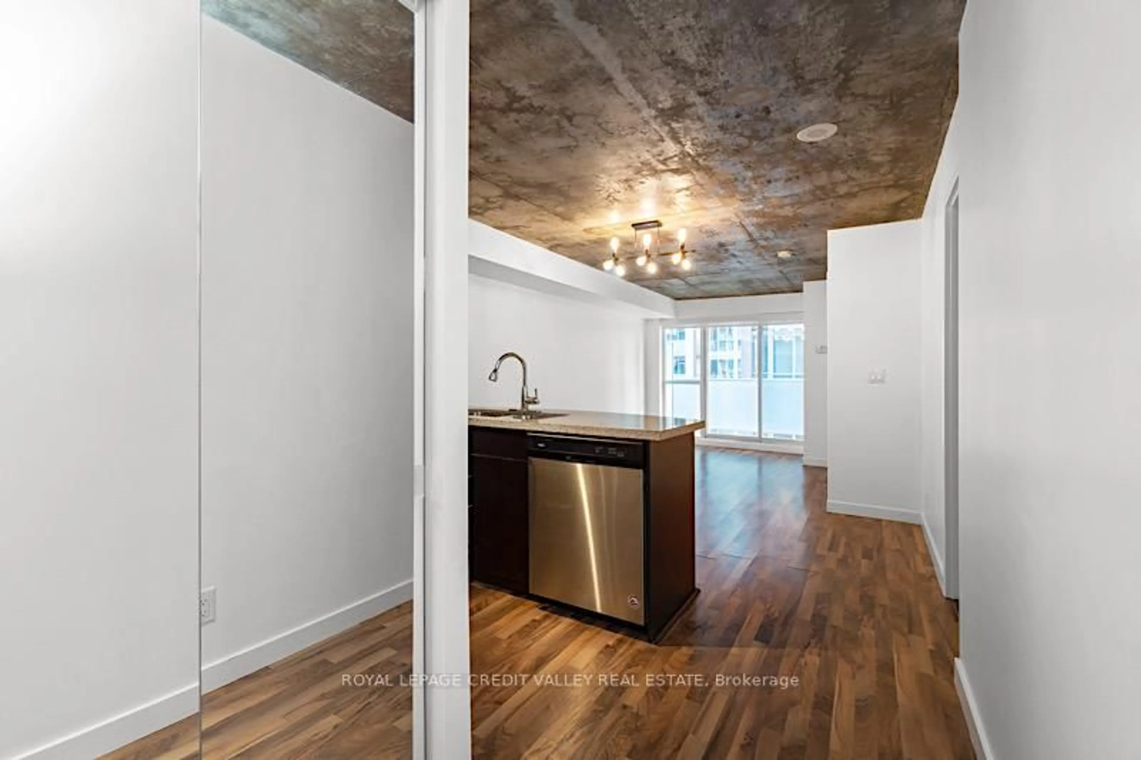 Unknown for 1005 King St #505, Toronto Ontario M6K 3M8