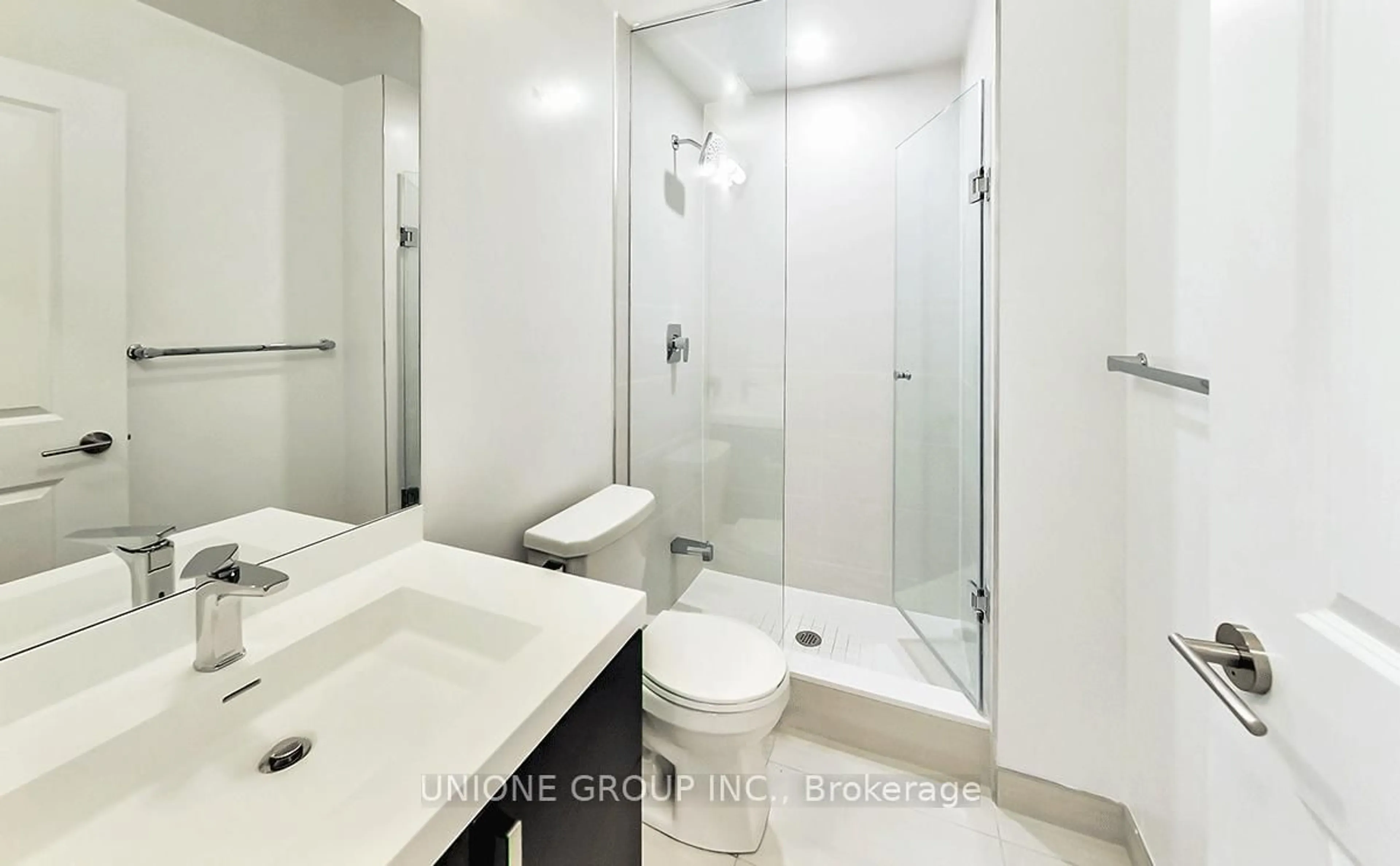 Standard bathroom, ceramic/tile floor for 5858 Yonge St #1926, Toronto Ontario M2M 0C6