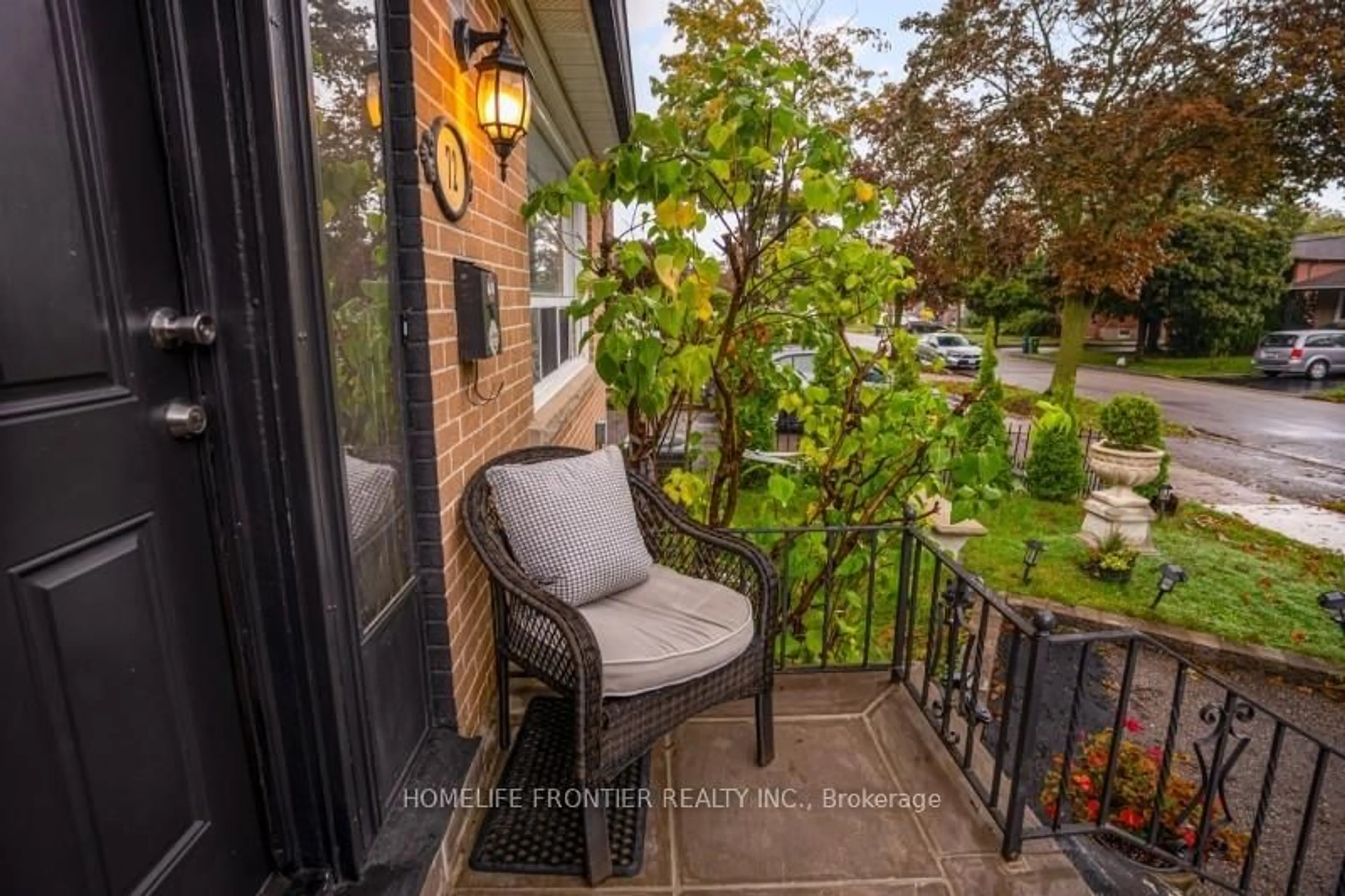 Patio, water/lake/river/ocean view for 72 Newton Dr, Toronto Ontario M2M 2M9