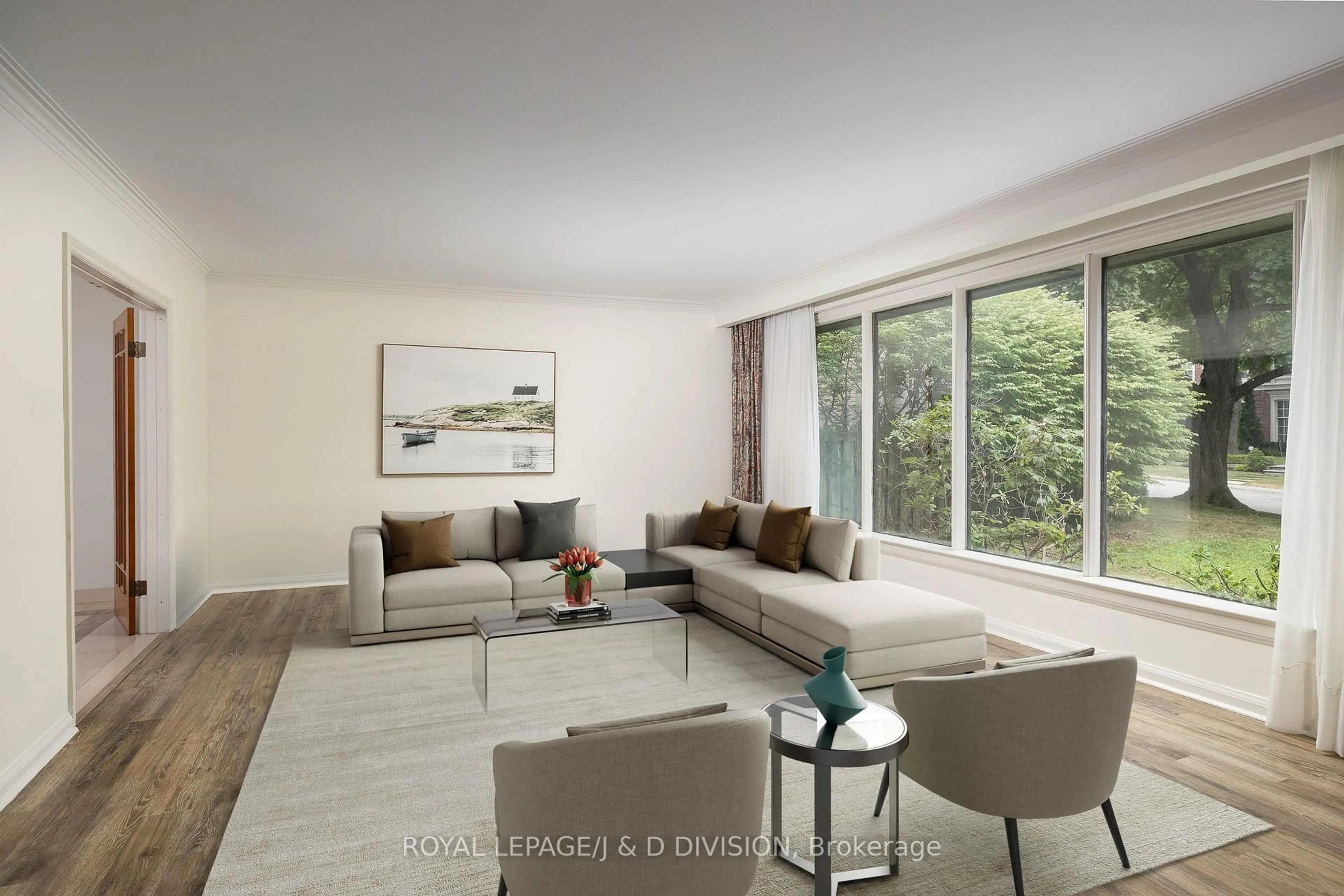 Living room with furniture, unknown for 39 Stratheden Rd, Toronto Ontario M4N 1E5
