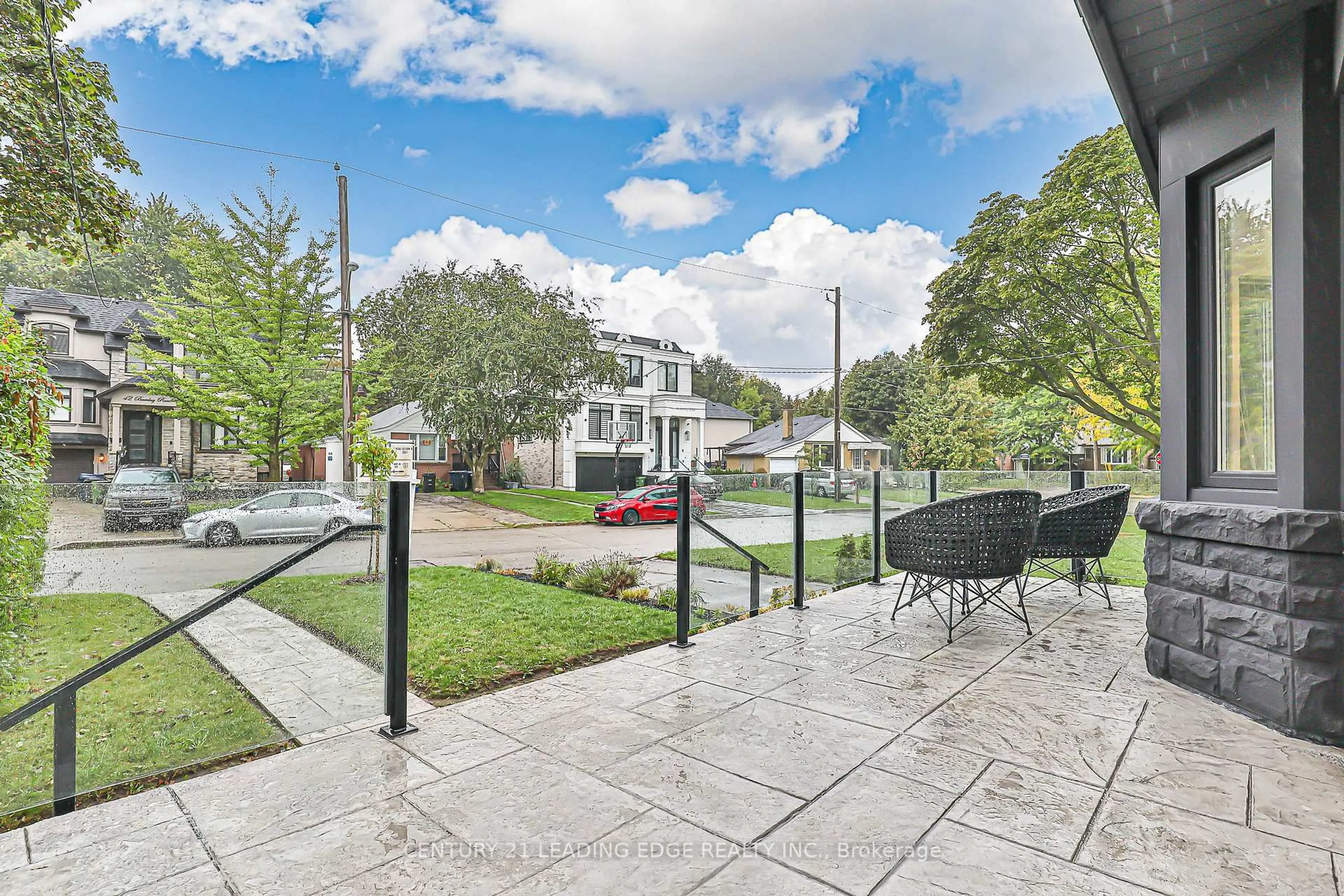 Patio, street for 43 BARCLAY Rd, Toronto Ontario M3H 3E2