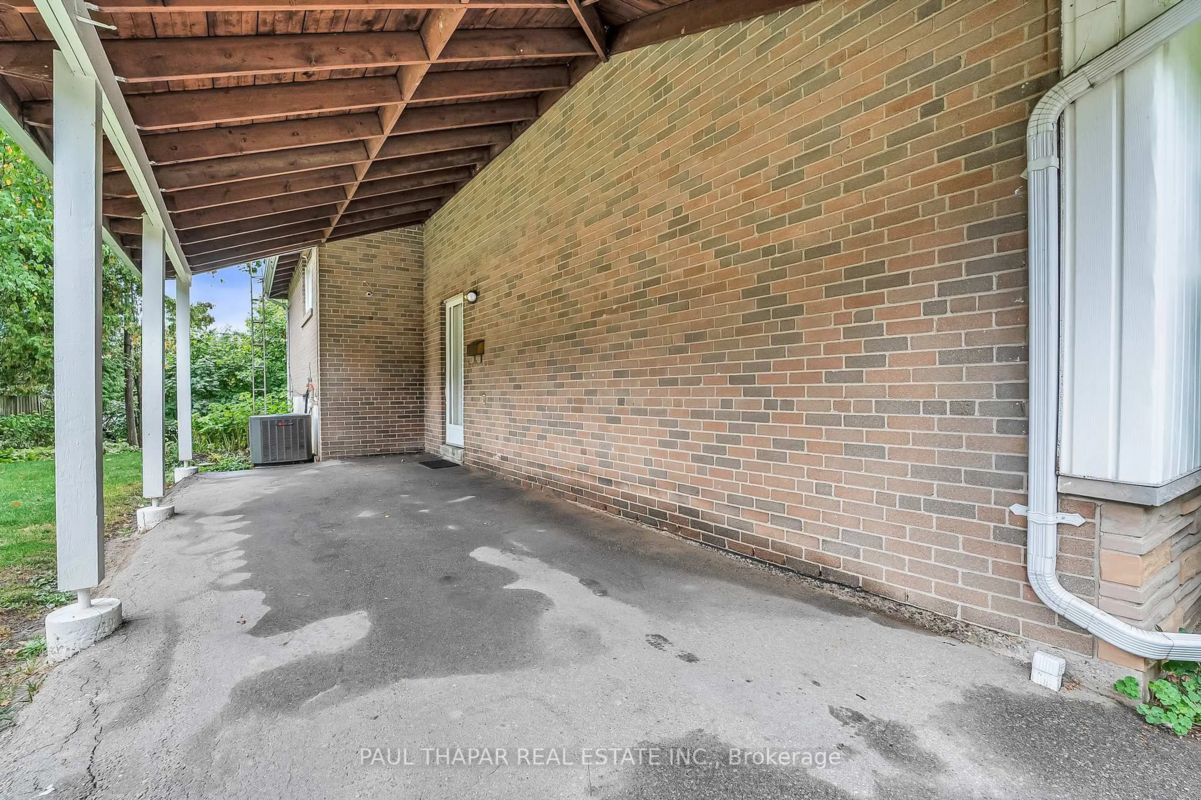 Indoor foyer for 51 Kingland Cres, Toronto Ontario M2J 2B8