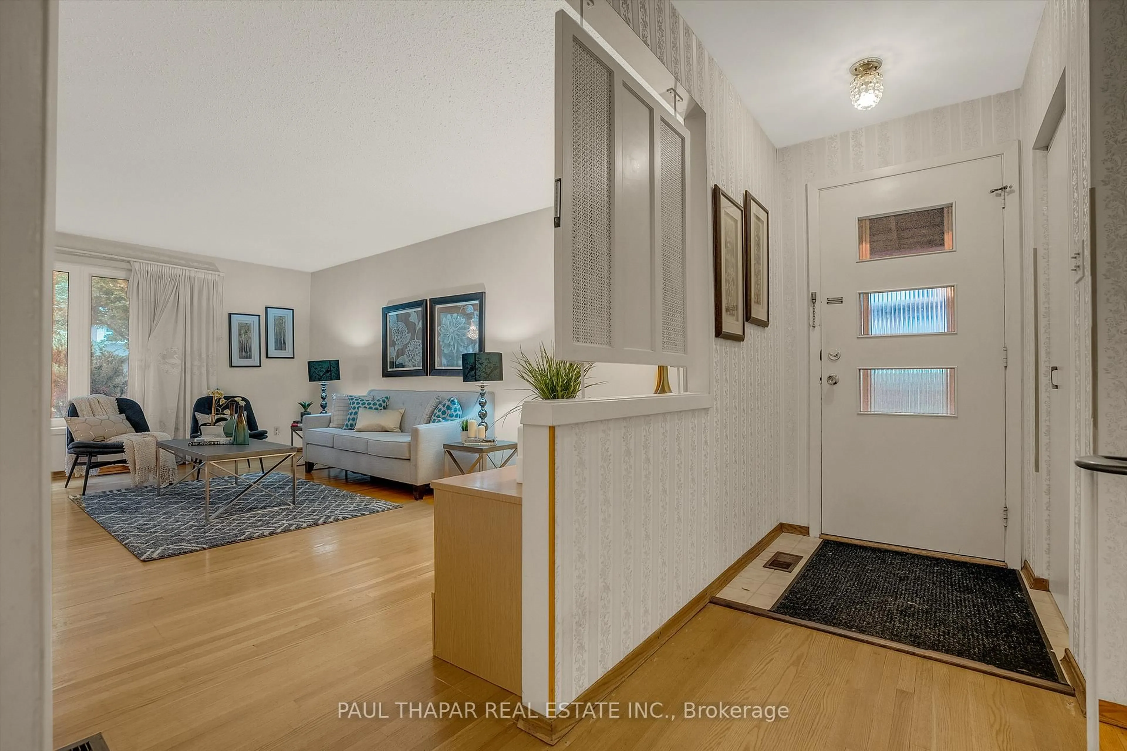 Indoor entryway for 51 Kingland Cres, Toronto Ontario M2J 2B8