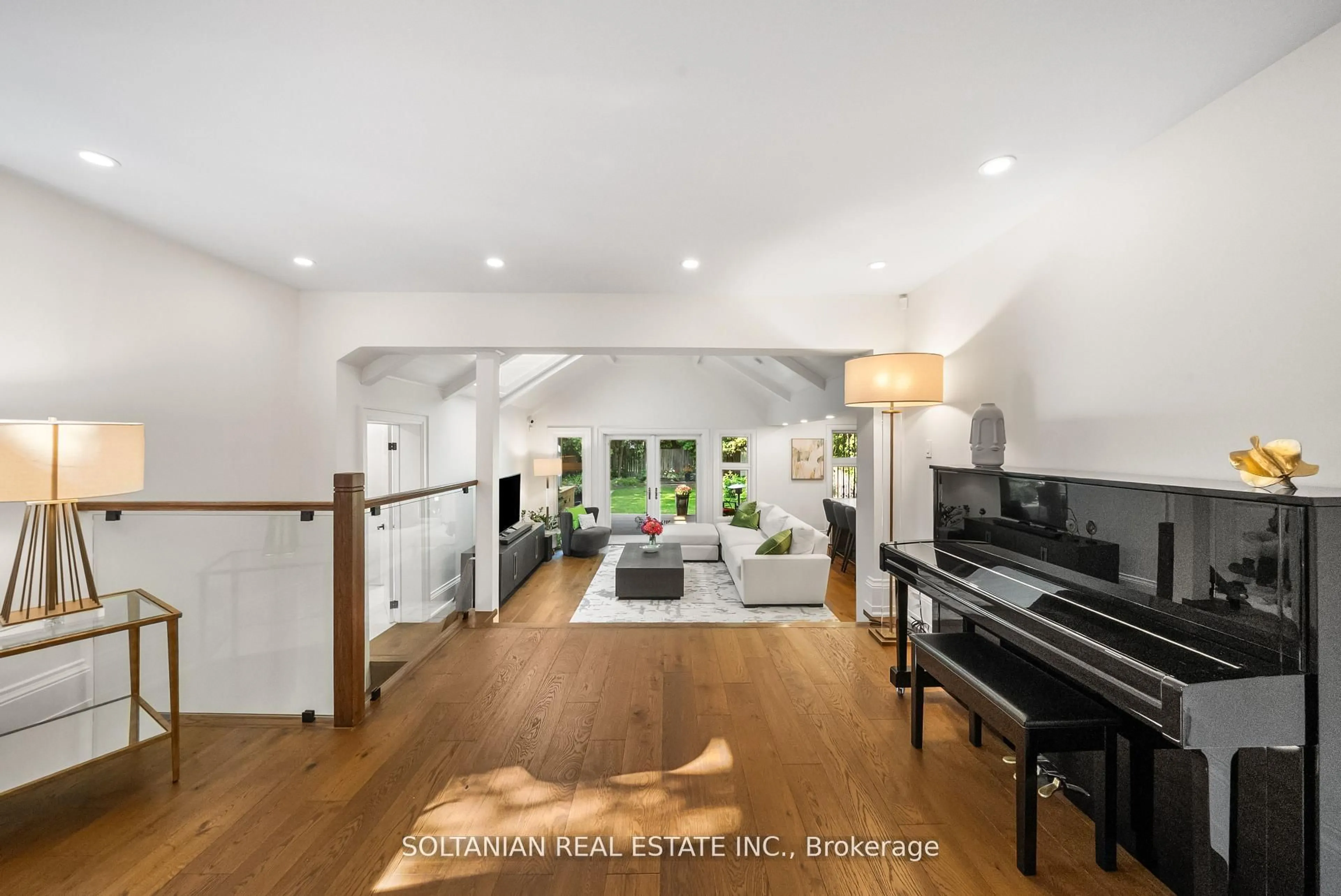 Unknown for 32 Beechwood Ave, Toronto Ontario M2L 1J1