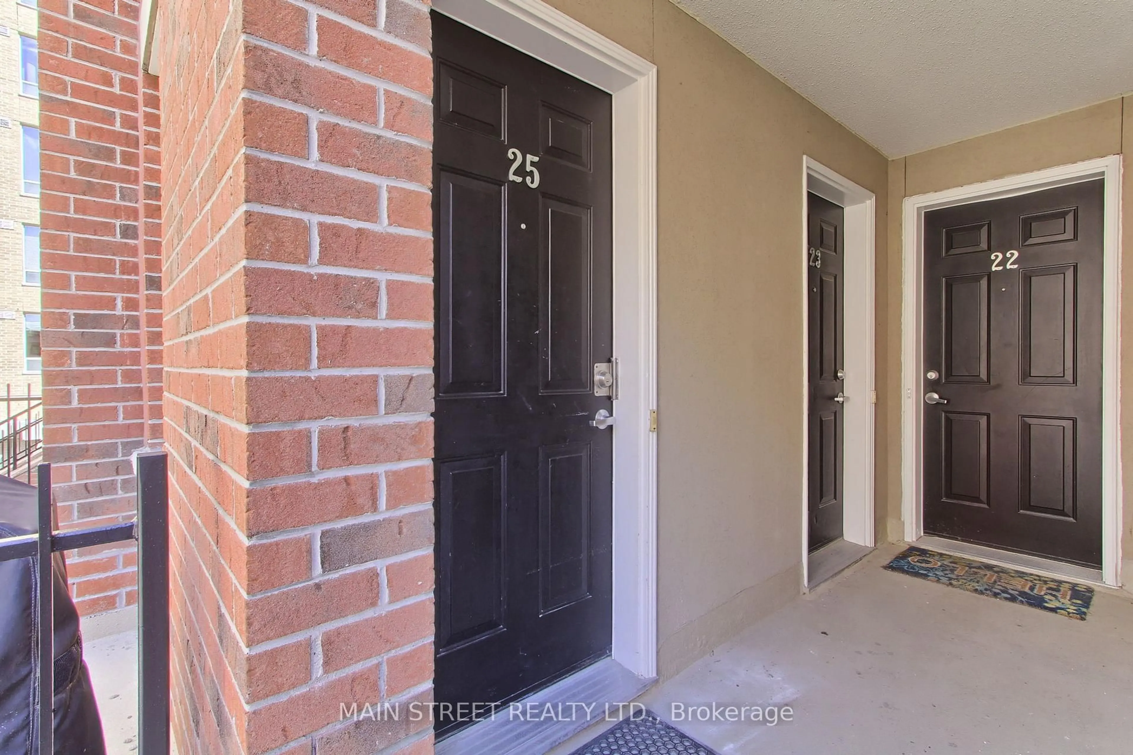 Indoor entryway for 108 Redpath Ave #25, Toronto Ontario M4S 2J7