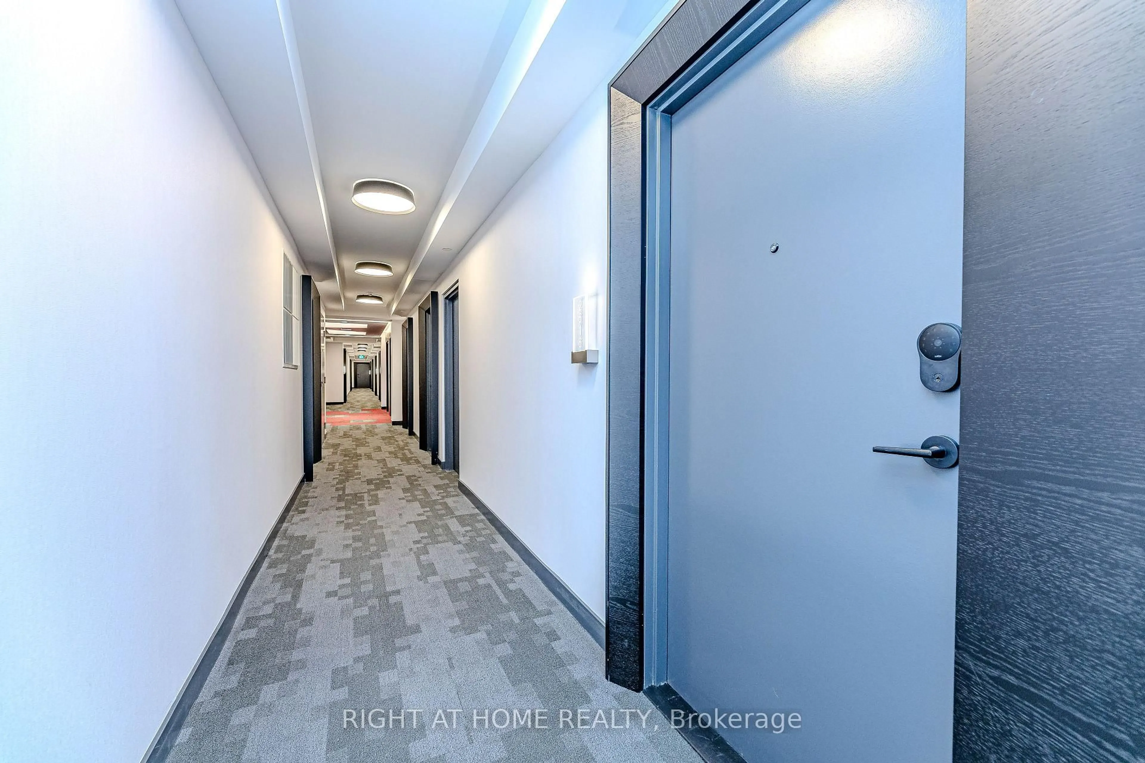 Indoor foyer for 70 Princess St #2616, Toronto Ontario M5A 0X6