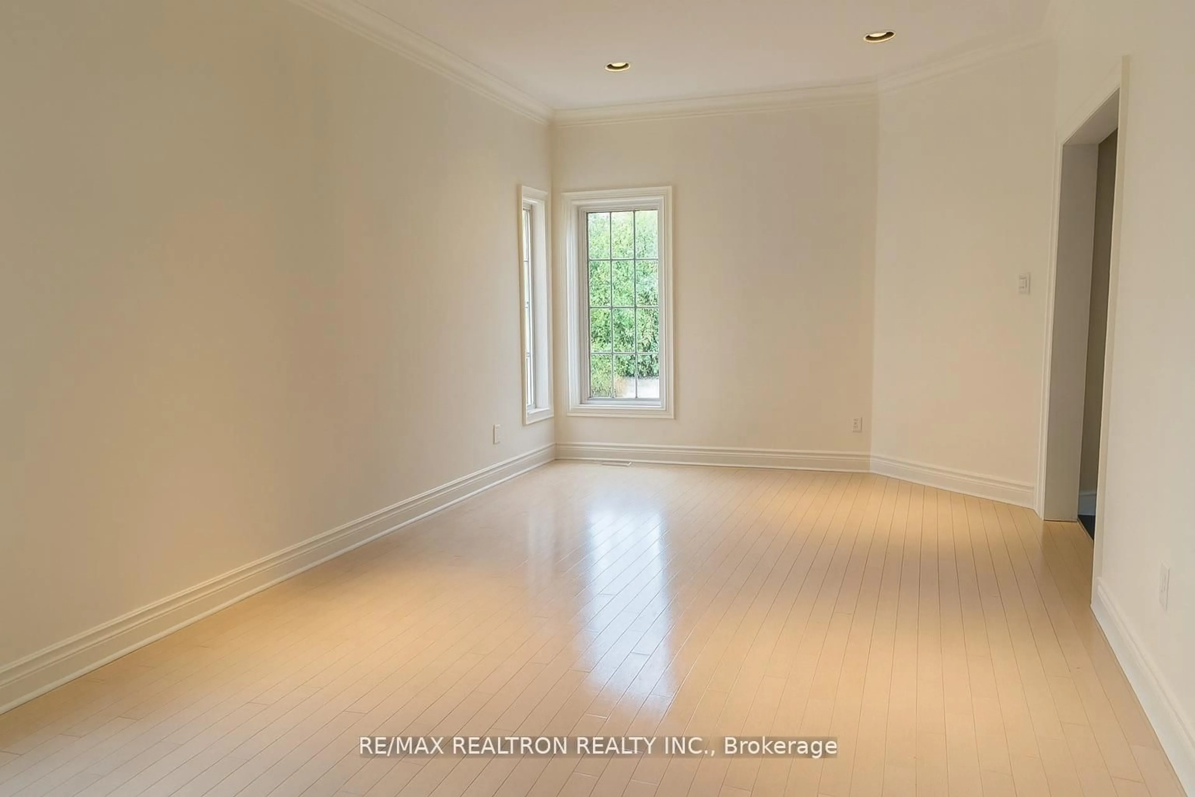 A pic of a room for 25 Model Ave, Toronto Ontario M3H 1V9