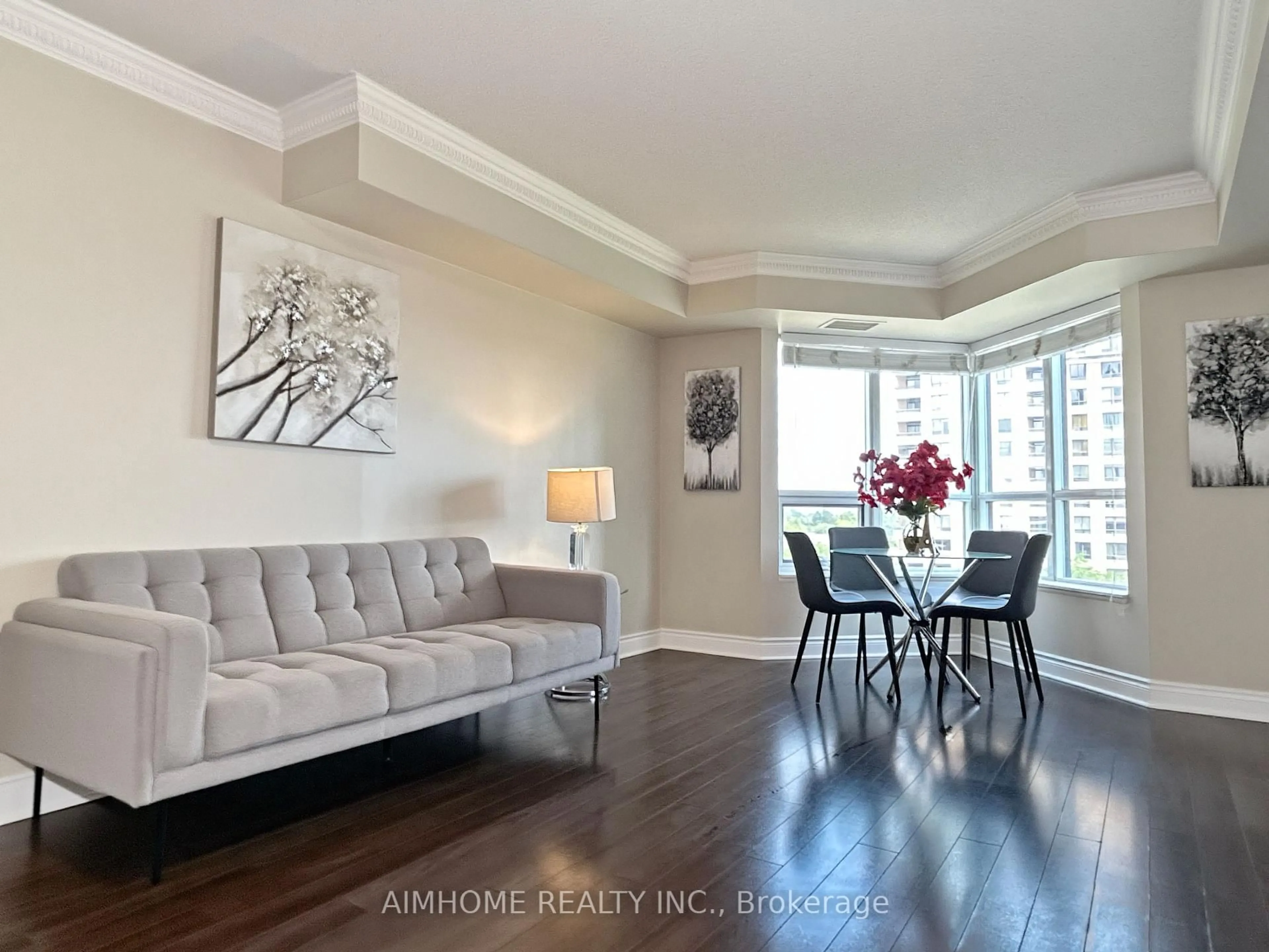 Living room with furniture, wood/laminate floor for 500 Doris Ave #722, Toronto Ontario M2N 0C1