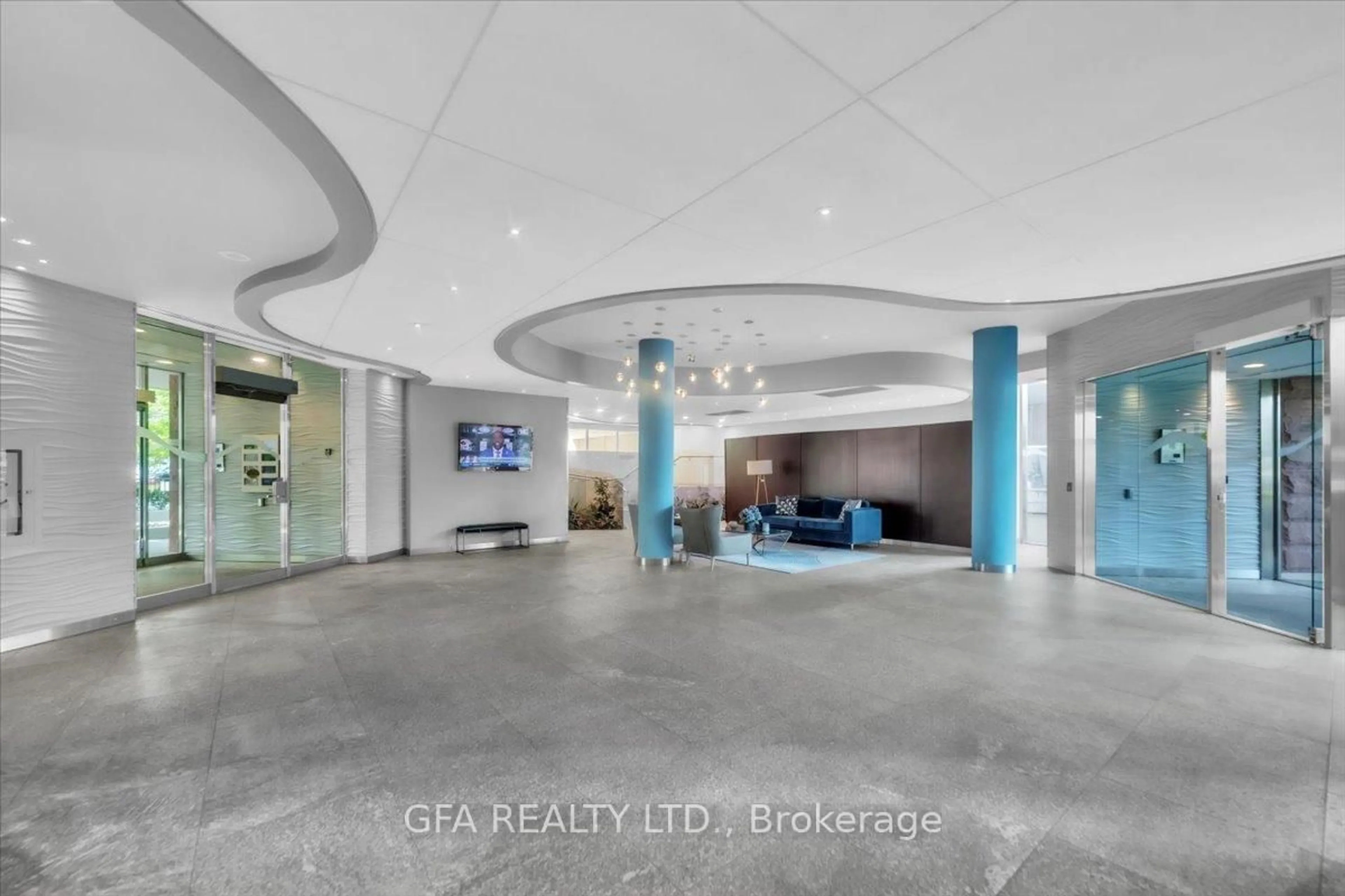 Lobby for 550 Queens Quay #318, Toronto Ontario M5V 3M8