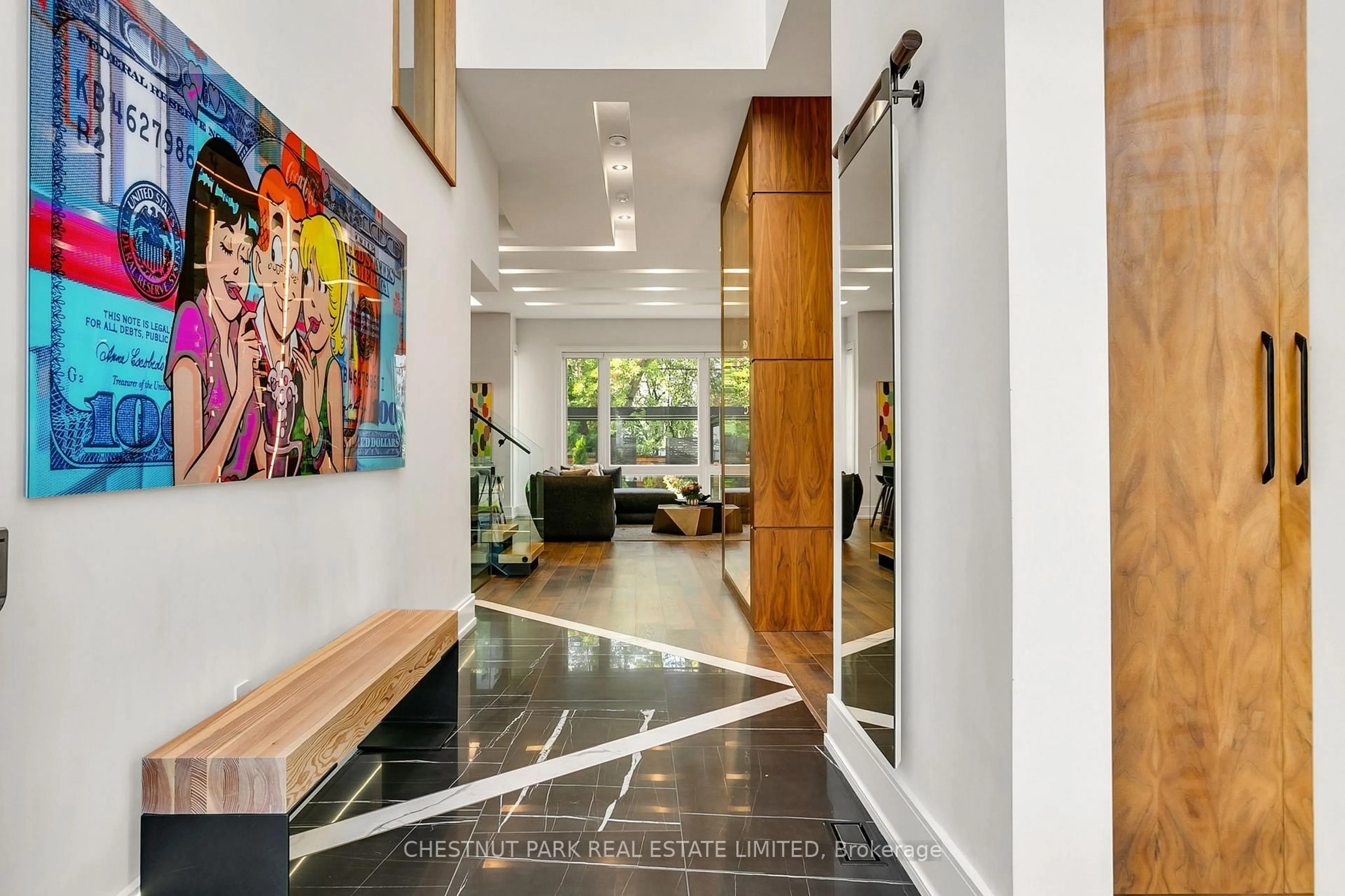 Indoor foyer for 514 Douglas Ave, Toronto Ontario M5M 1H5
