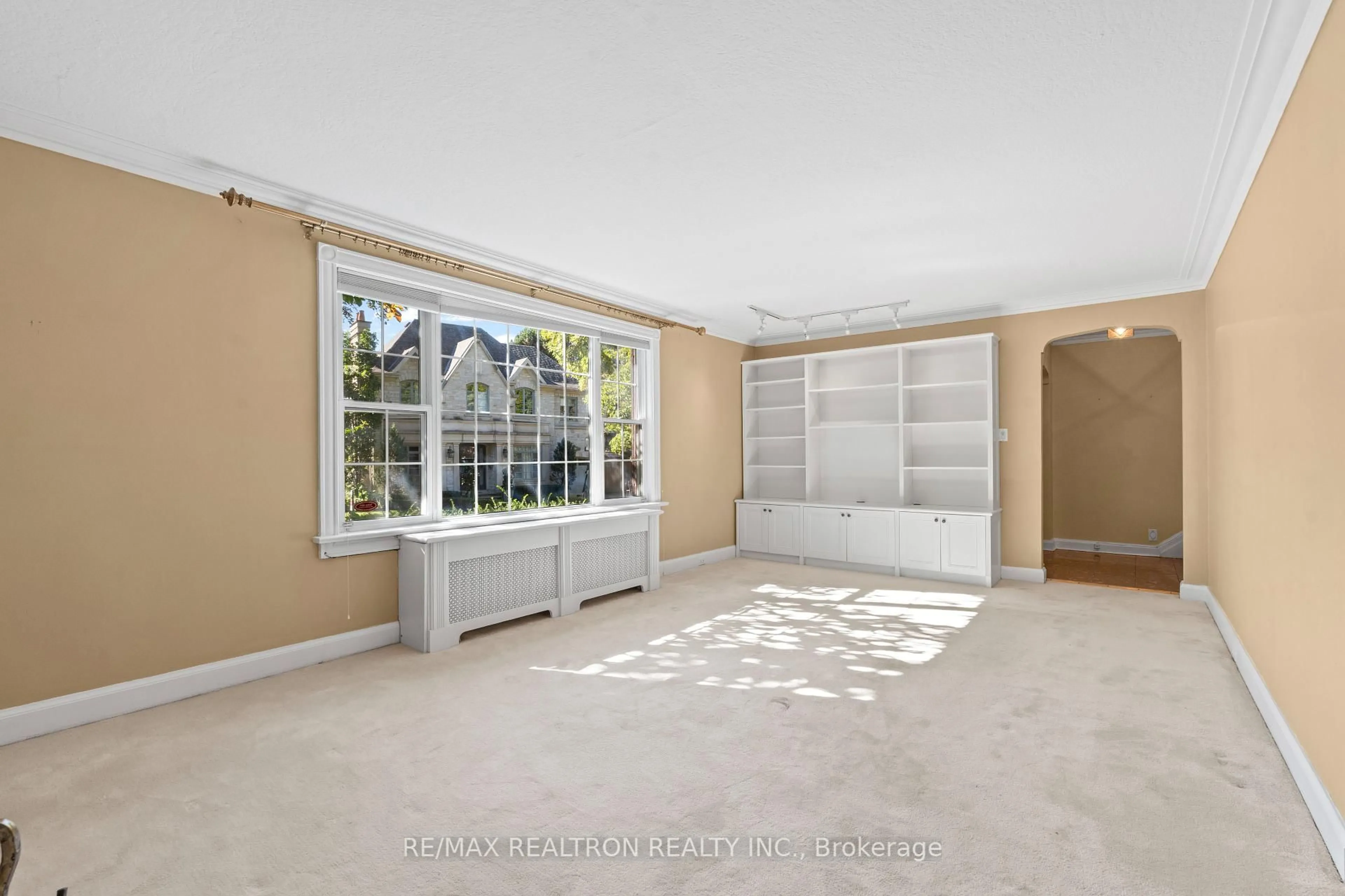 Unknown for 261 Old Forest Hill Rd, Toronto Ontario M6C 2H5