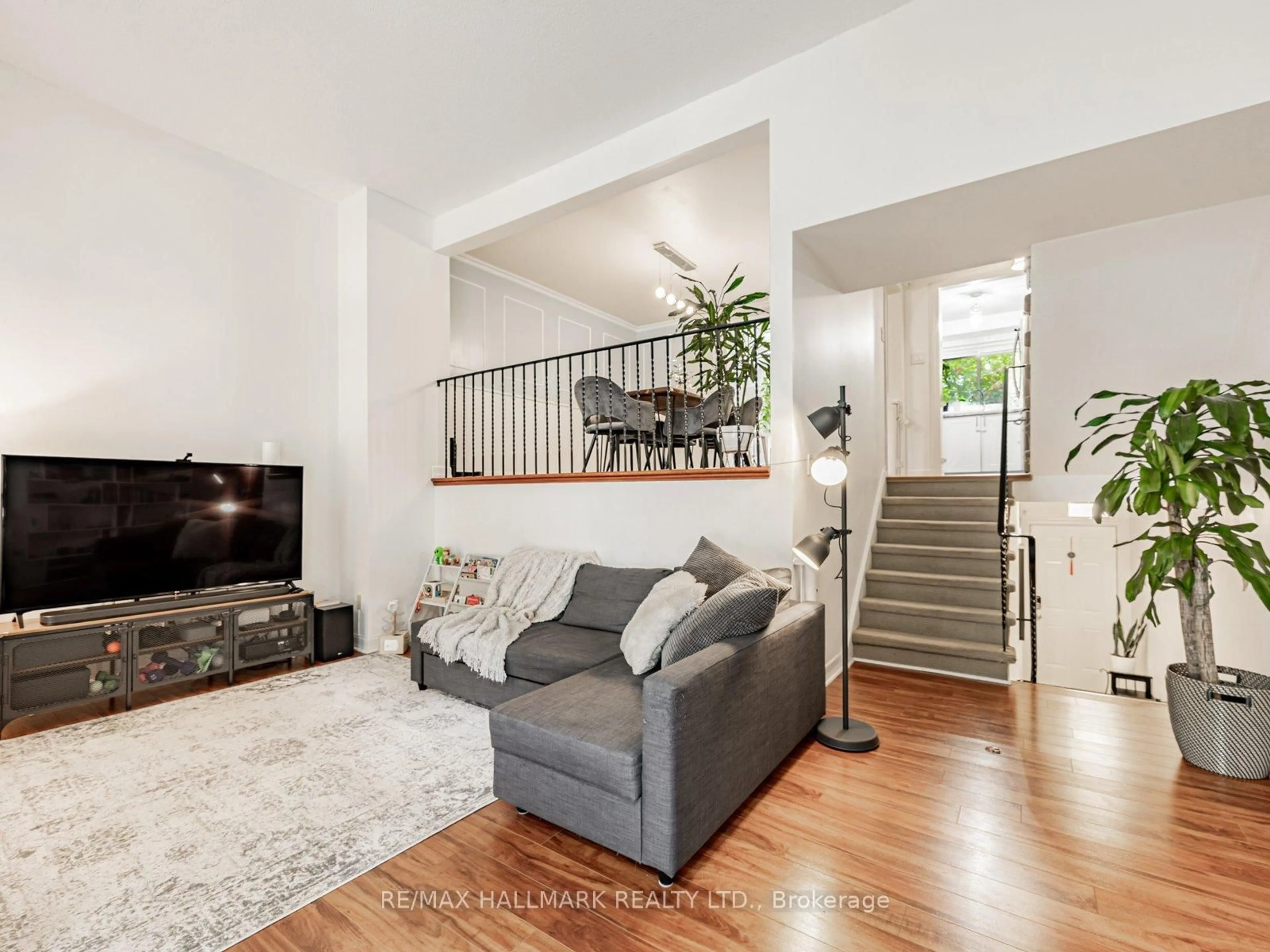 Living room with furniture, unknown for 119 Wild Briar Way, Toronto Ontario M2J 2L2