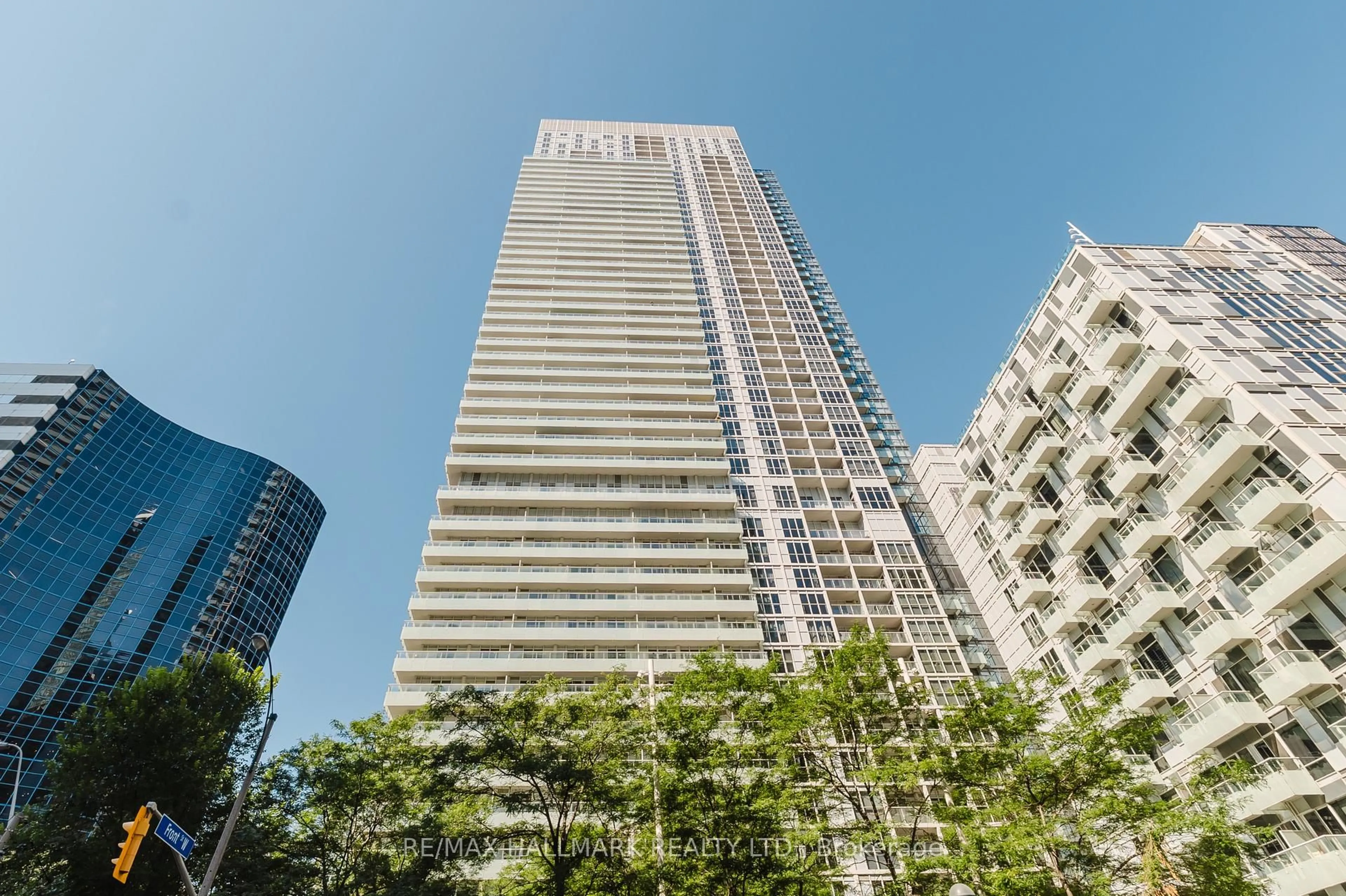 Unknown for 300 Front St #2213, Toronto Ontario M5V 0E9