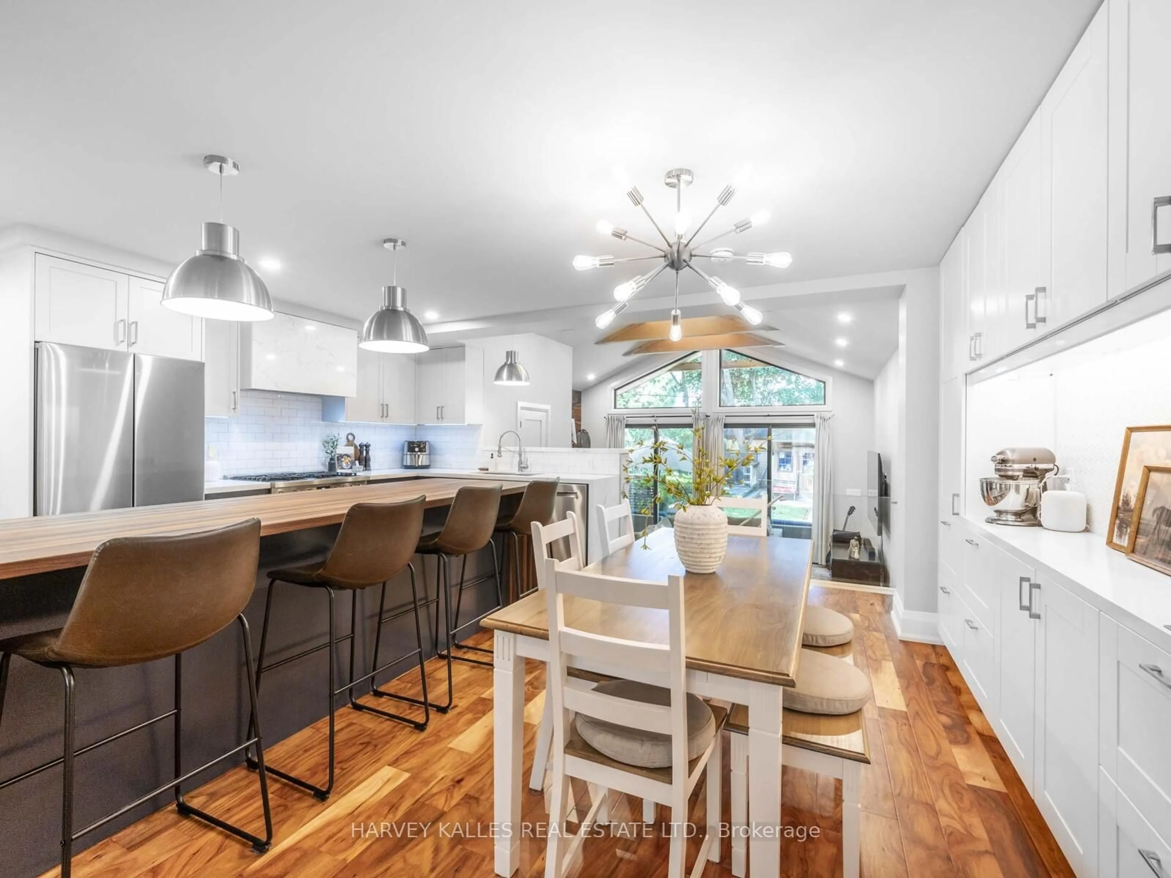 Open concept kitchen, unknown for 116 Pinewood Ave, Toronto Ontario M6C 2V3
