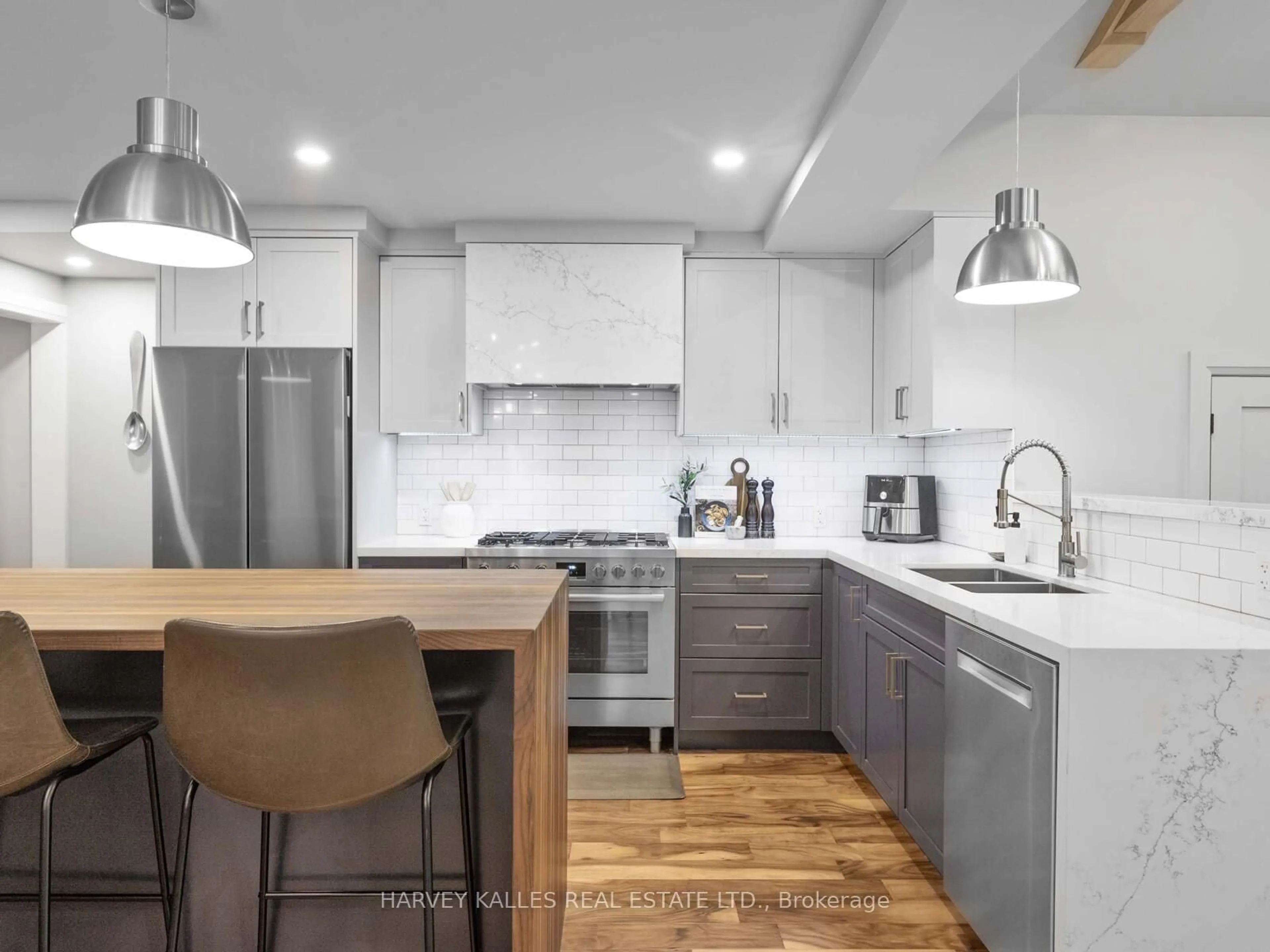 Open concept kitchen, unknown for 116 Pinewood Ave, Toronto Ontario M6C 2V3