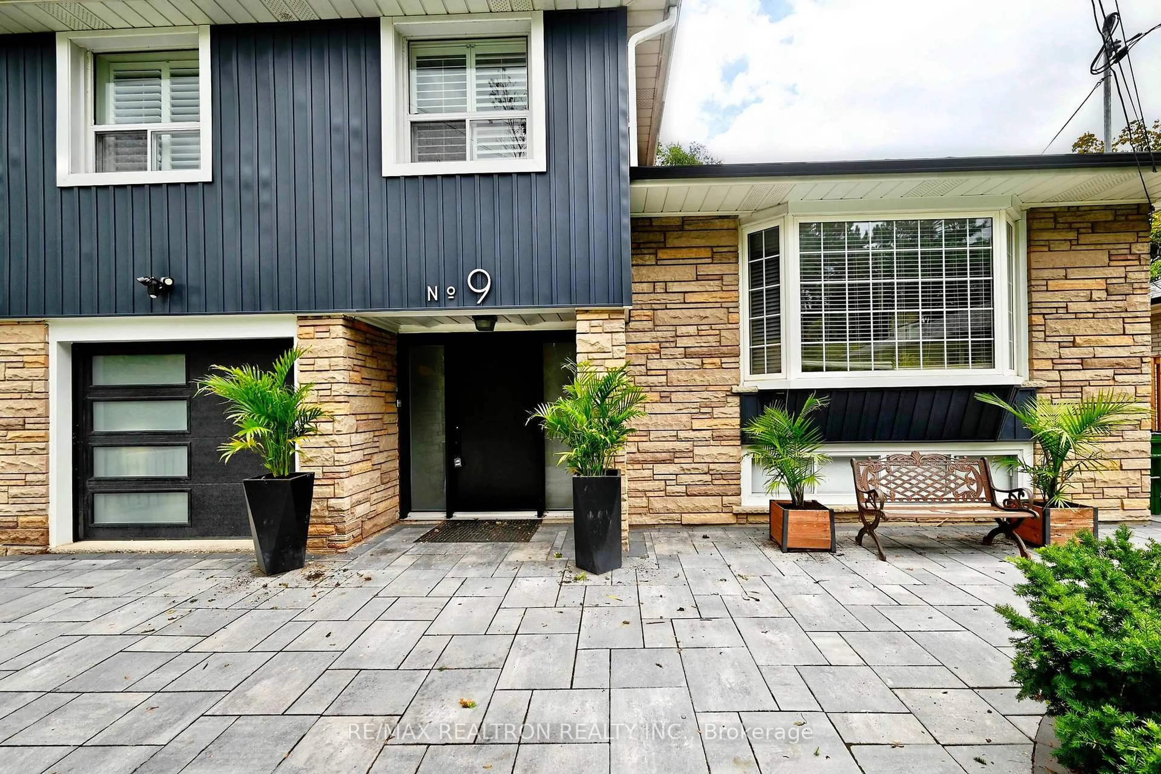 Patio, street for 9 Karen Rd, Toronto Ontario M3A 3L5