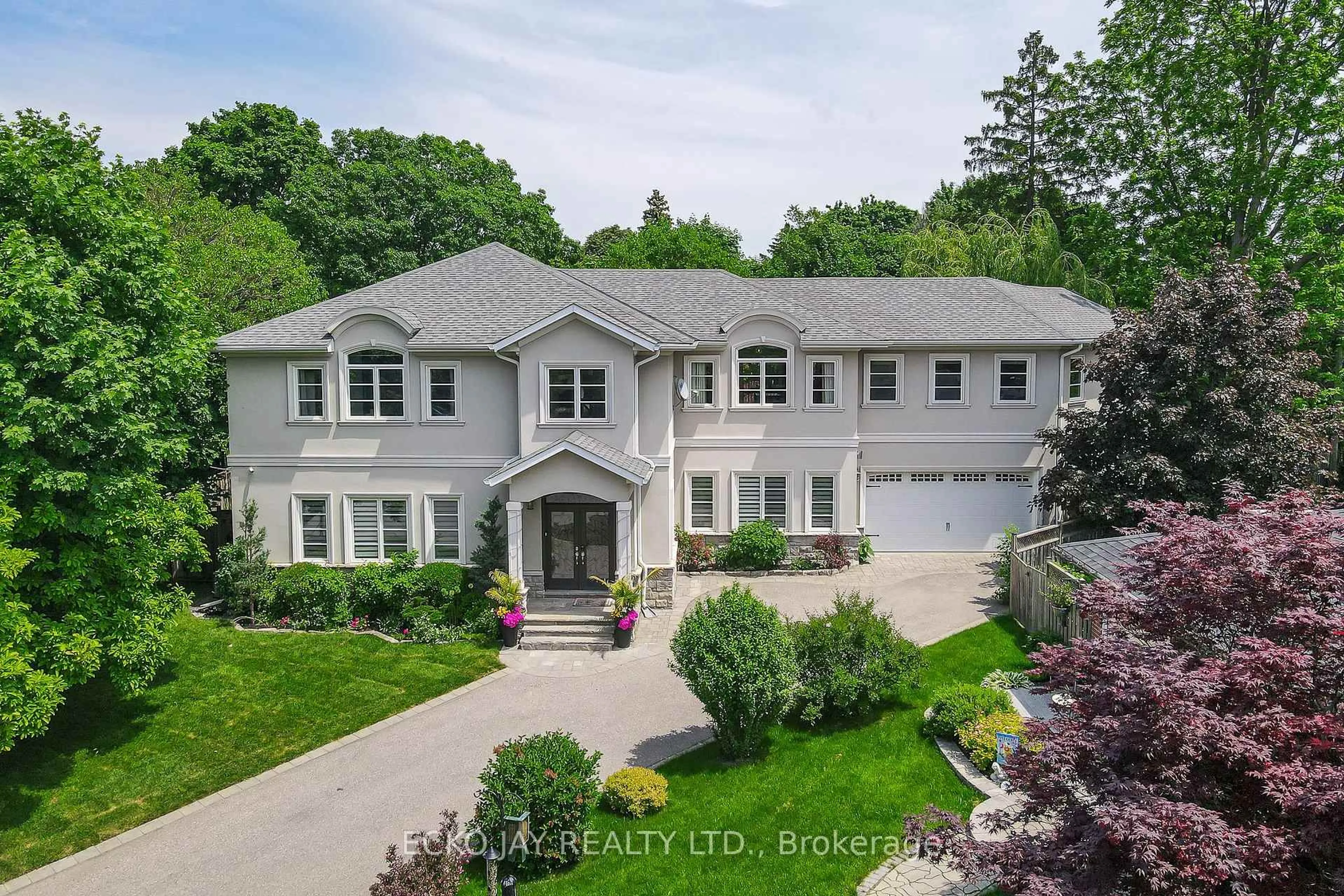 A pic from outside/outdoor area/front of a property/back of a property/a pic from drone, street for 24 Hirondelle Pl, Toronto Ontario M3A 1V8