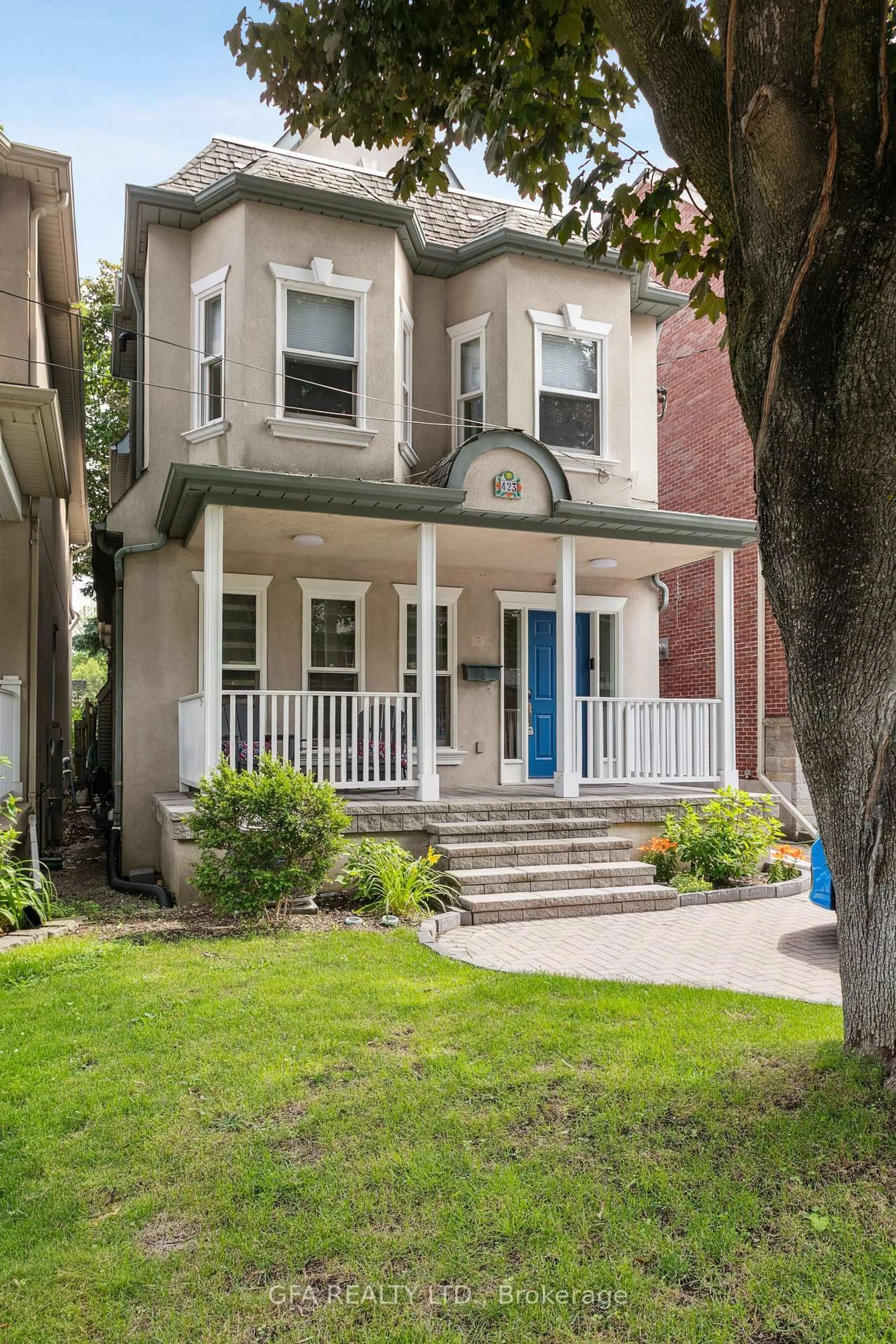Home with vinyl exterior material, street for 423 Manor Rd, Toronto Ontario M4S 1T1