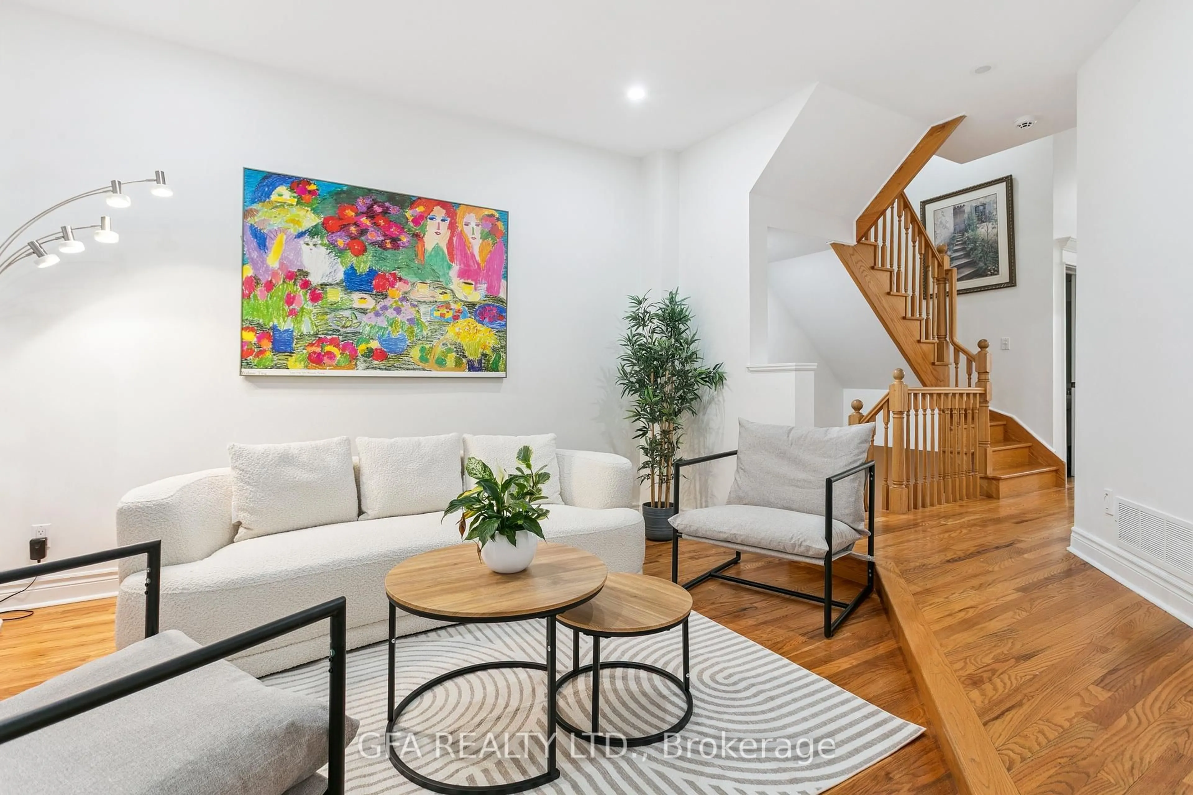 Living room with furniture, unknown for 423 Manor Rd, Toronto Ontario M4S 1T1
