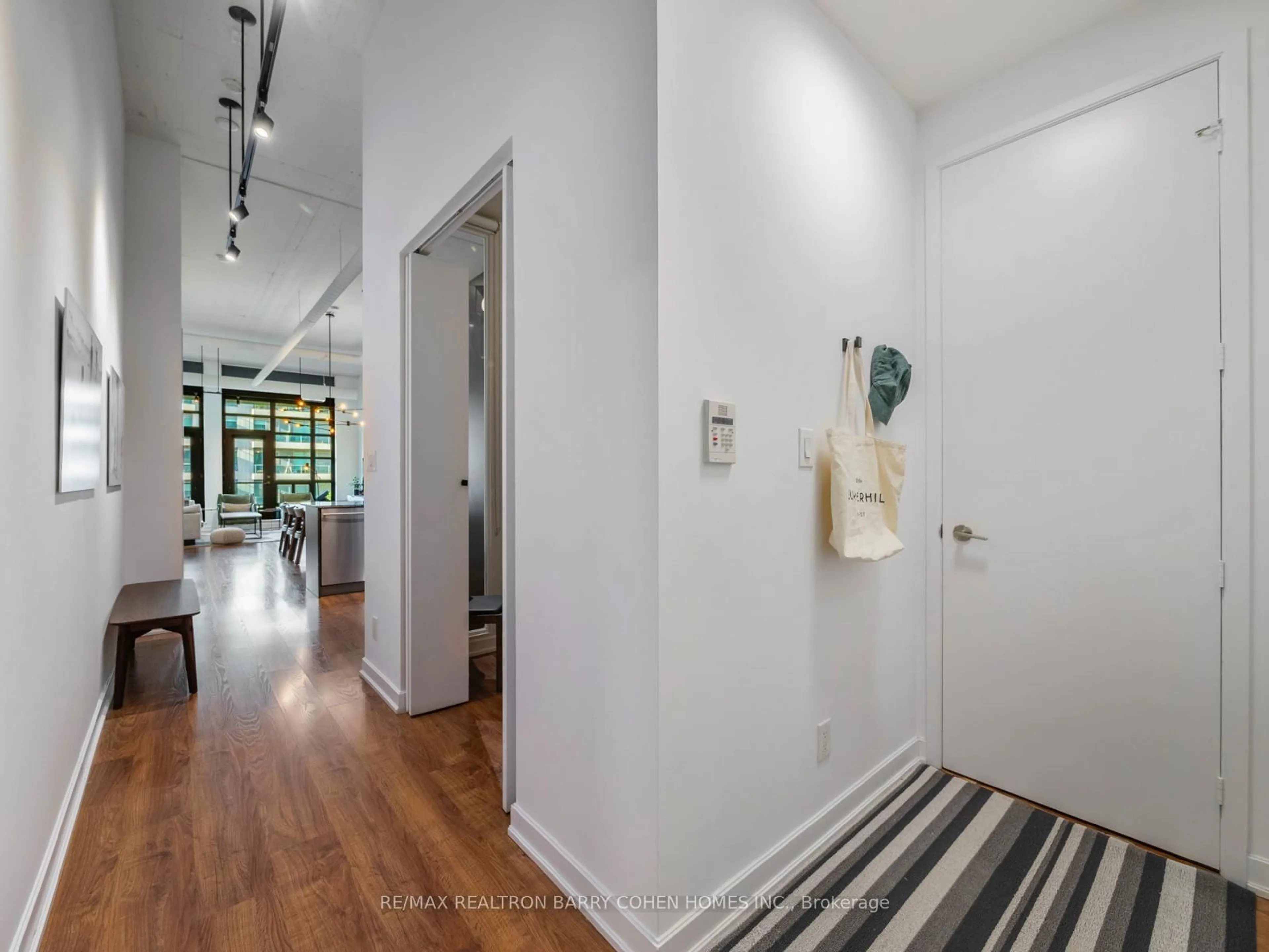 Indoor entryway for 380 Macpherson Ave #307, Toronto Ontario M4V 3E3