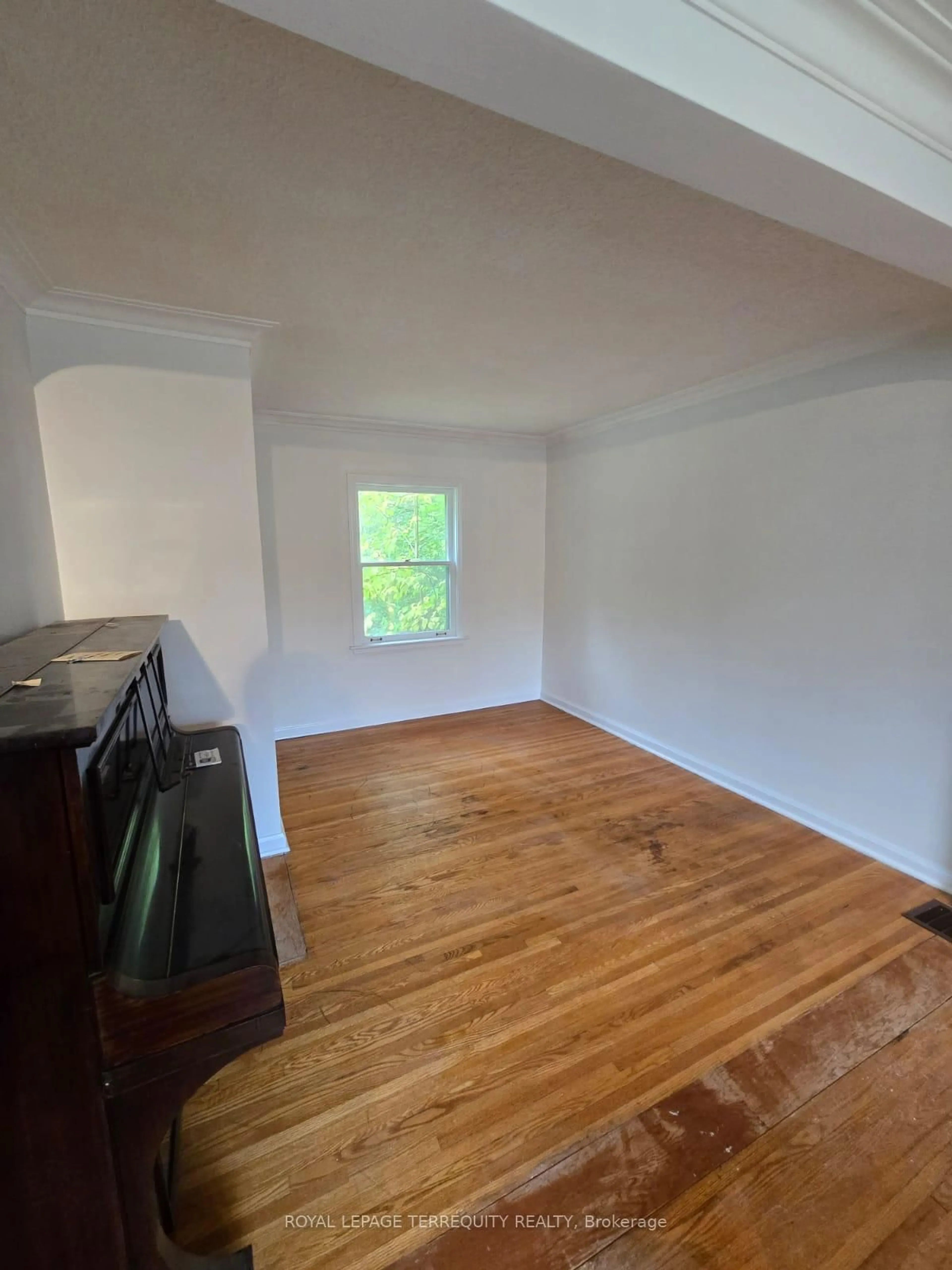A pic of a room for 7 Devondale Ave, Toronto Ontario M2R 2C9