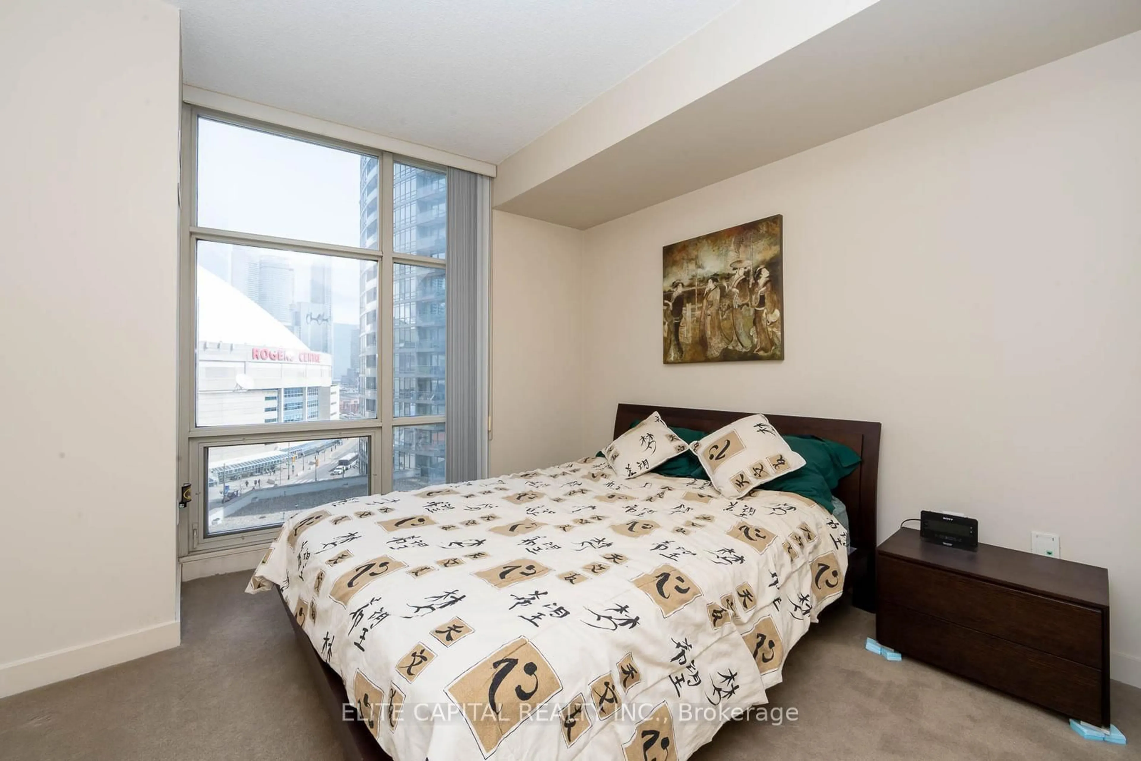 Bedroom with bed, carpet floor for 10 Navy Wharf Crt #1008, Toronto Ontario M5V 3V2