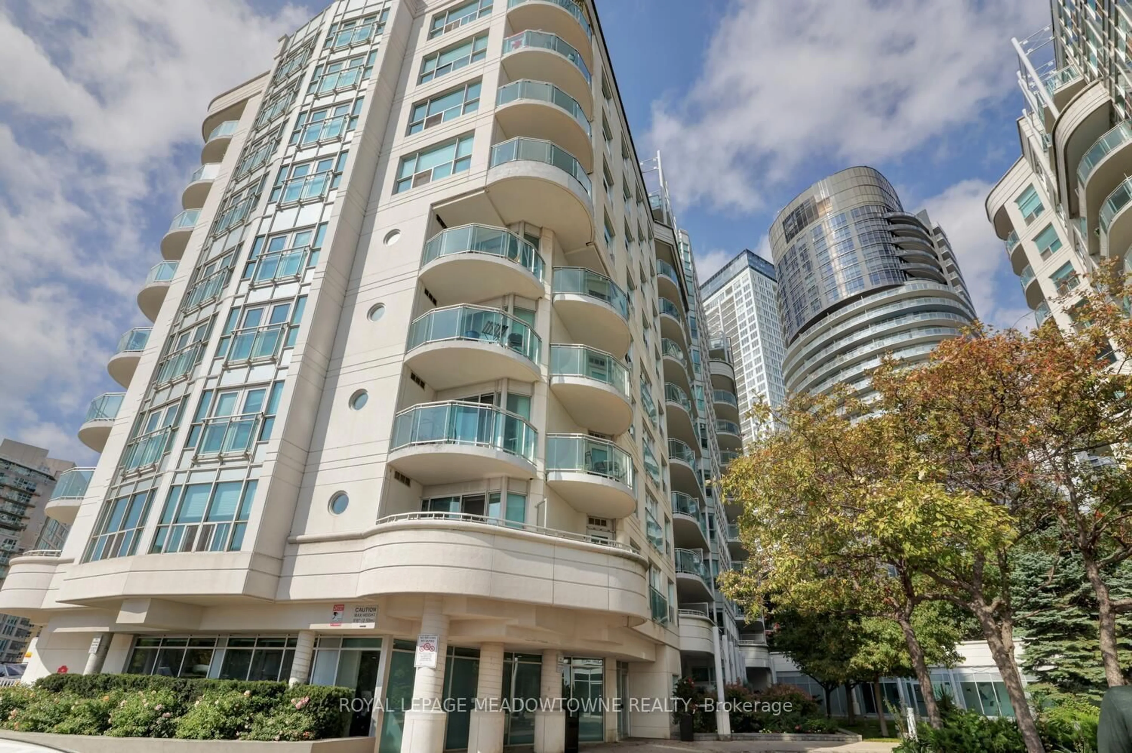 Unknown for 600 Queens Quay #633, Toronto Ontario M5V 3M3